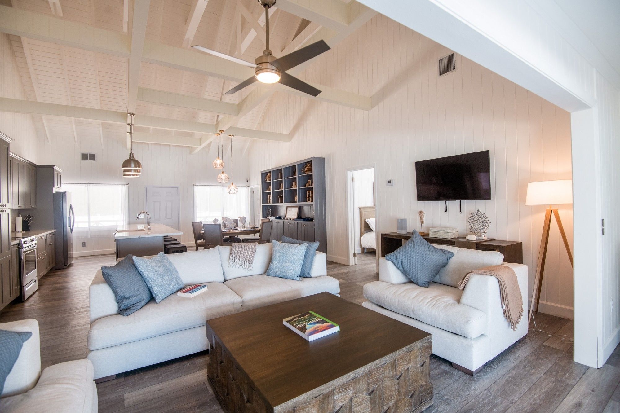 Secluded Beachfront Retreat with Ocean Views - 物件實景