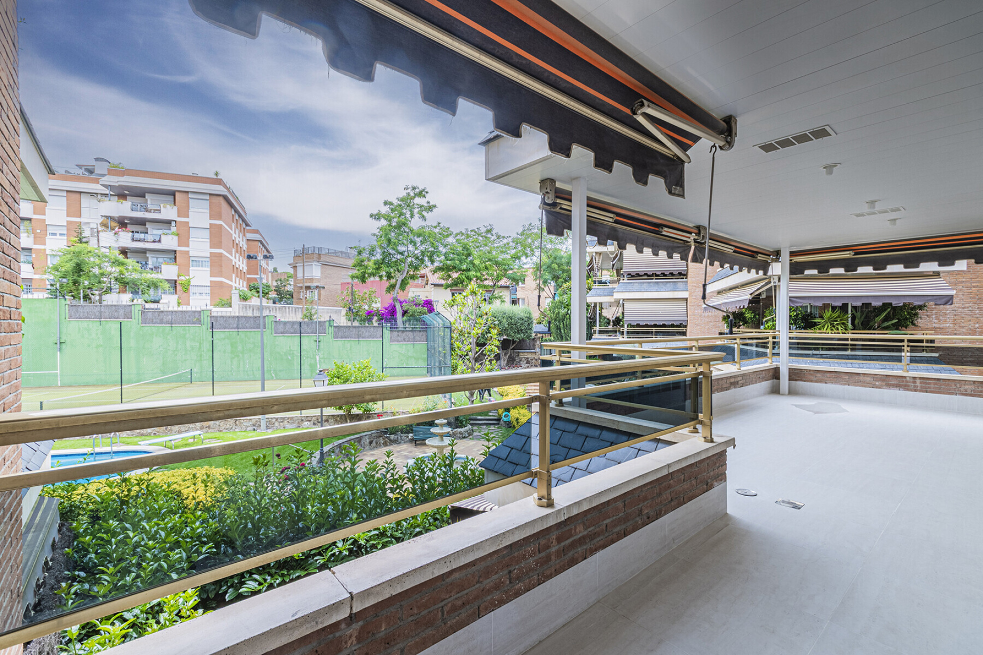  Exclusive apartment with a terrace in a prestigious gated community in Barcelona - 物件實景