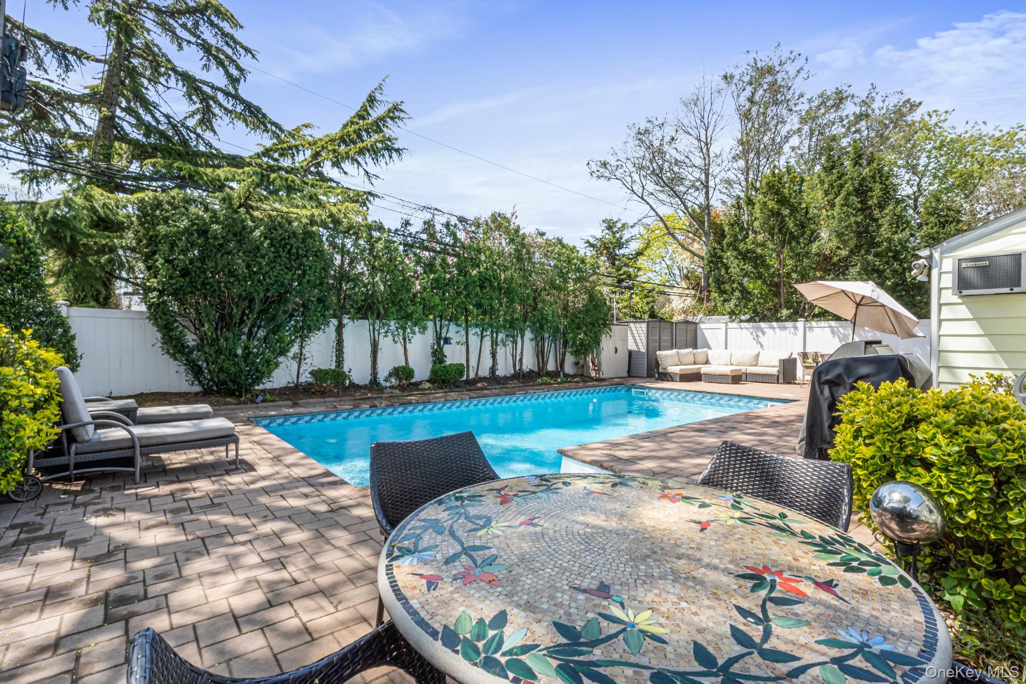  638 Lakeview Avenue, Rockville Centre, NY, 11570 - 物件實景