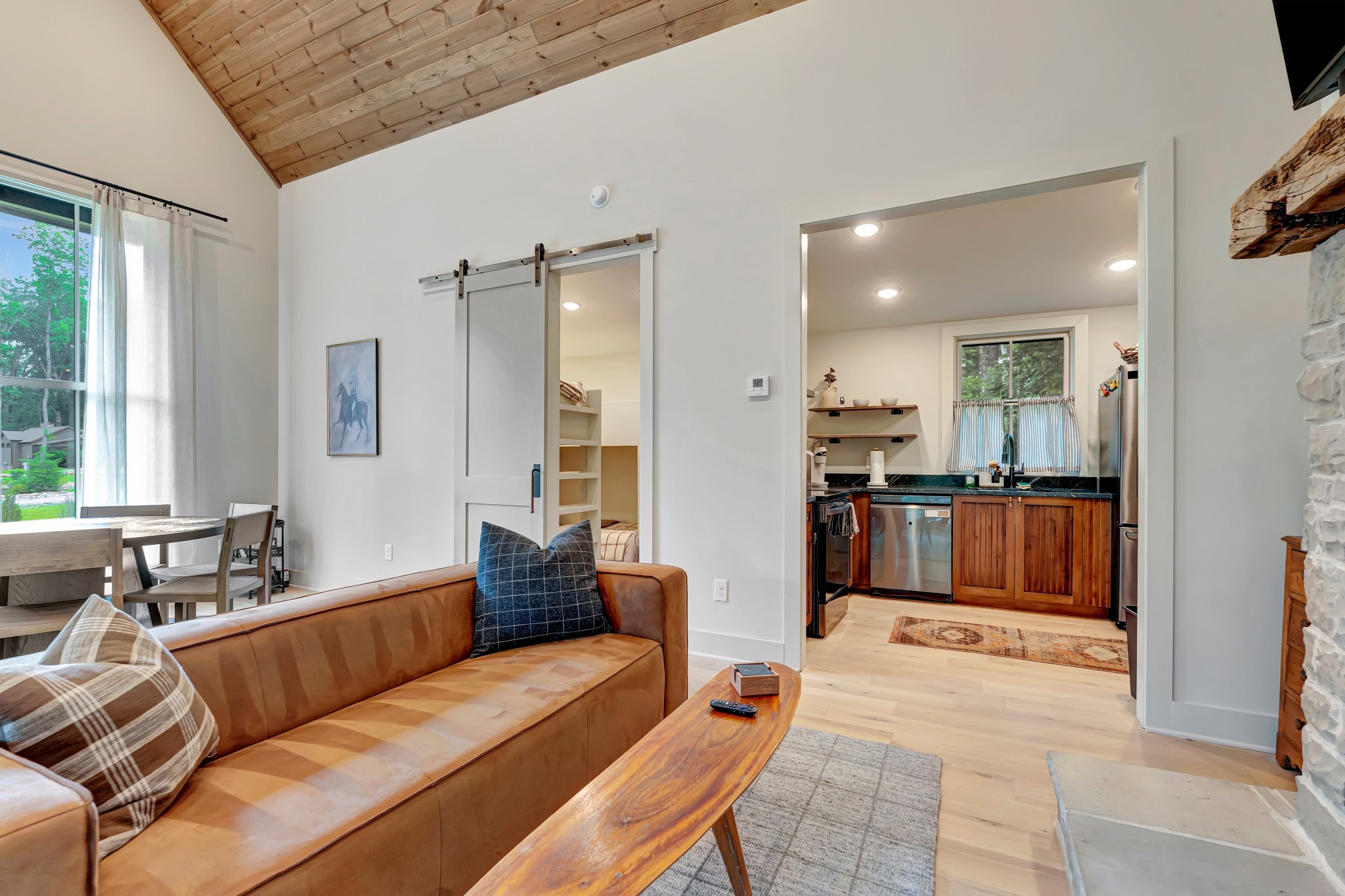 Tracy City, Tennessee, 37387, United States, 2 Bedrooms Bedrooms, ,1 BathroomBathrooms,Residential,For Sale,1975698