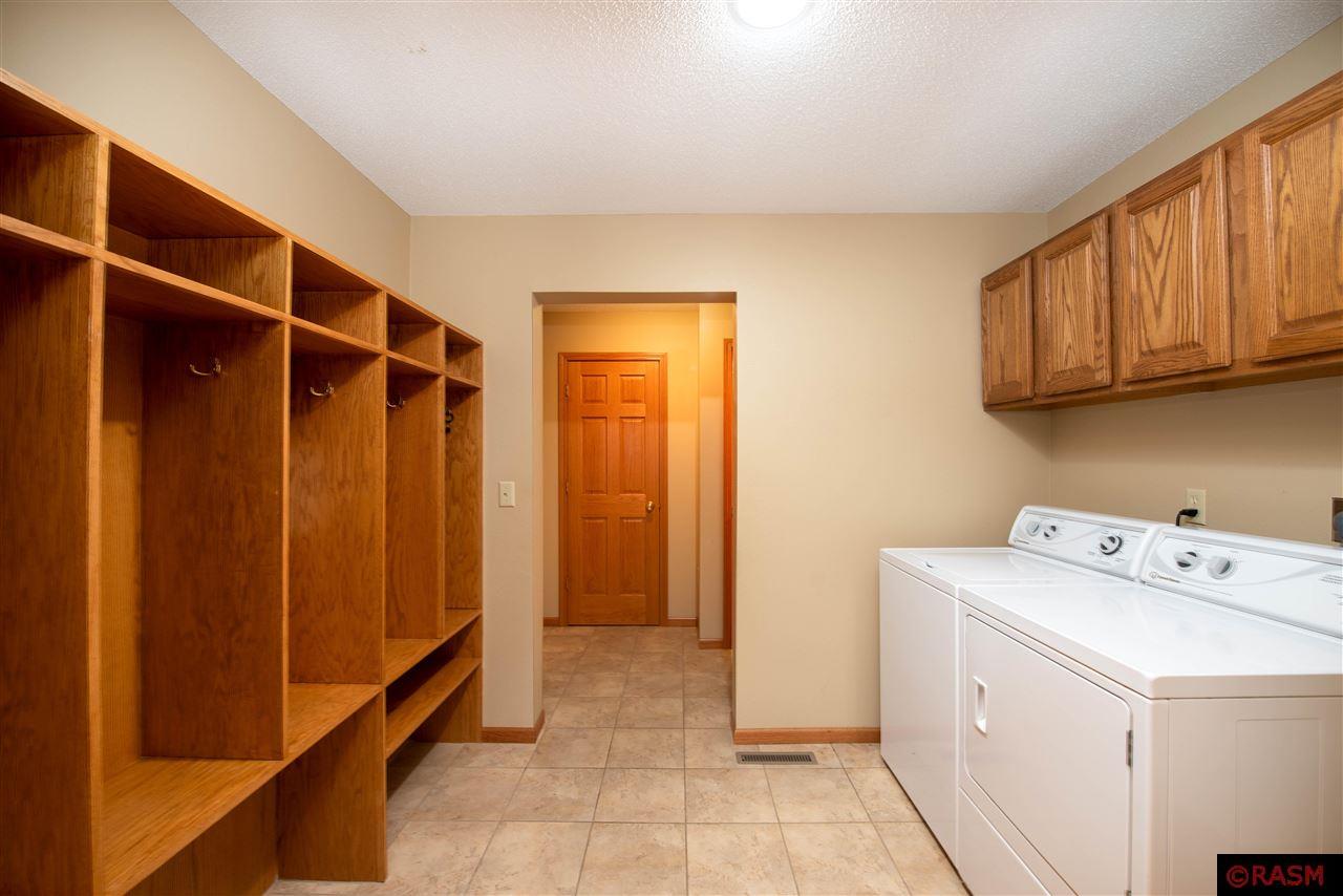 Lake Crystal, Minnesota, 56055, United States, 4 Bedrooms Bedrooms, ,3 BathroomsBathrooms,Residential,For Sale,1798331