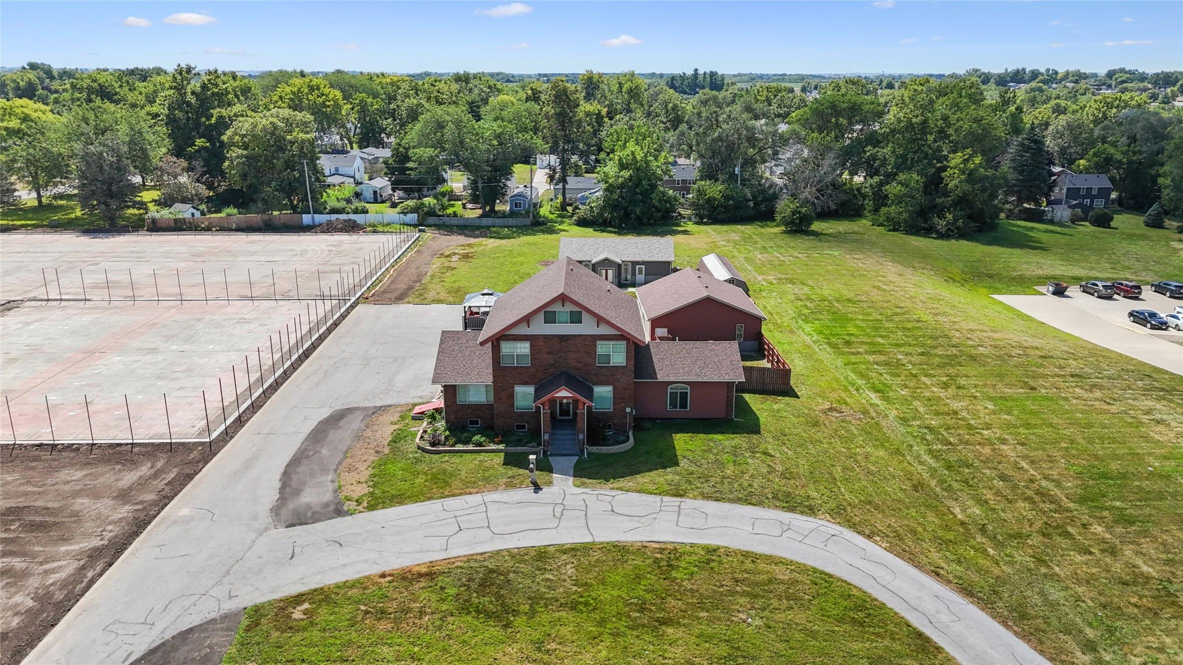 Newton, Iowa, 50208, United States, 4 Bedrooms Bedrooms, ,4 BathroomsBathrooms,Residential,For Sale,1927936