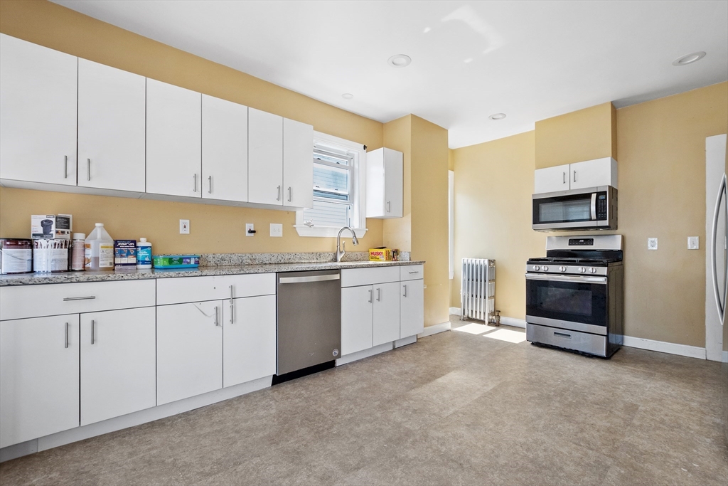 Quincy, Massachusetts, 02169, United States, 4 Bedrooms Bedrooms, ,2 BathroomsBathrooms,Residential,For Sale,1919817