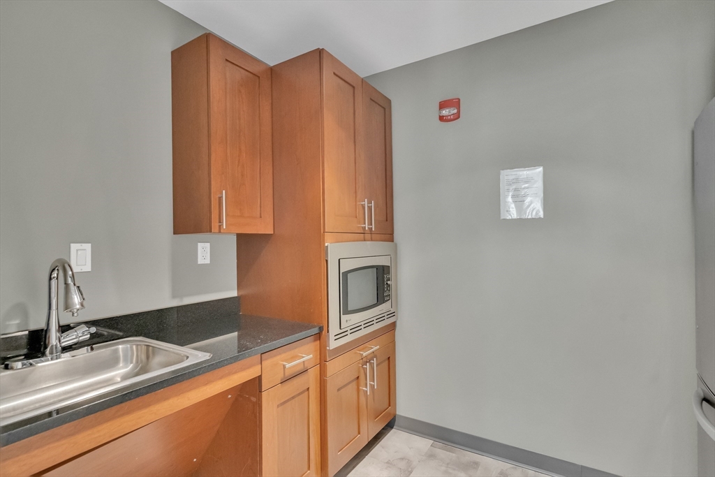 Medford, Massachusetts, 02155, United States, 2 Bedrooms Bedrooms, ,2 BathroomsBathrooms,Residential,For Sale,1940051