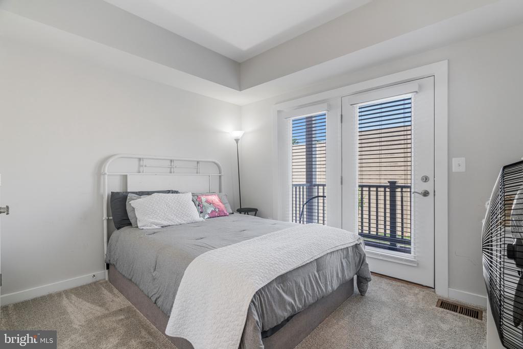 Rockville, Maryland, 20855, United States, 3 Bedrooms Bedrooms, ,3 BathroomsBathrooms,Residential,For Sale,1929038