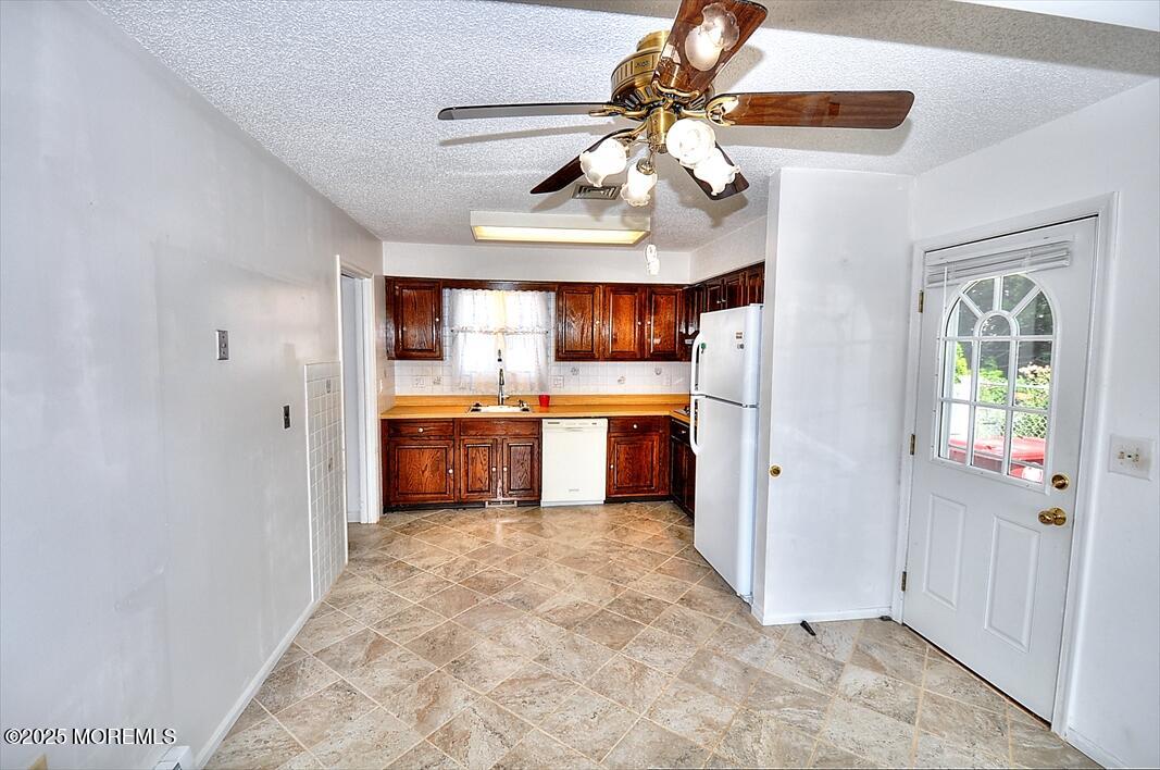 Bayville, New Jersey, 08721, United States, 3 Bedrooms Bedrooms, ,2 BathroomsBathrooms,Residential,For Sale,1908303