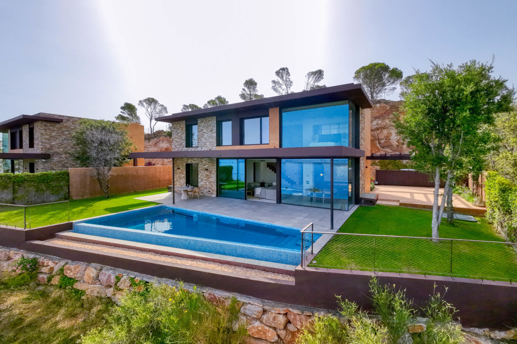  House with swimming pool and sea views in private urbanization in Sa Riera. - 物件實景