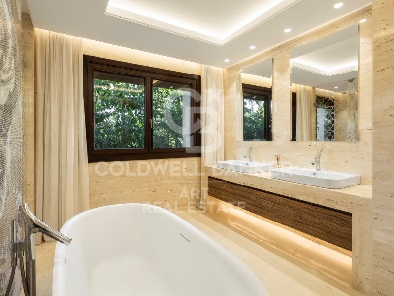 Marbella, Andalusia, ES, 6 Bedrooms Bedrooms, ,5 BathroomsBathrooms,Residential,For Sale,1804428