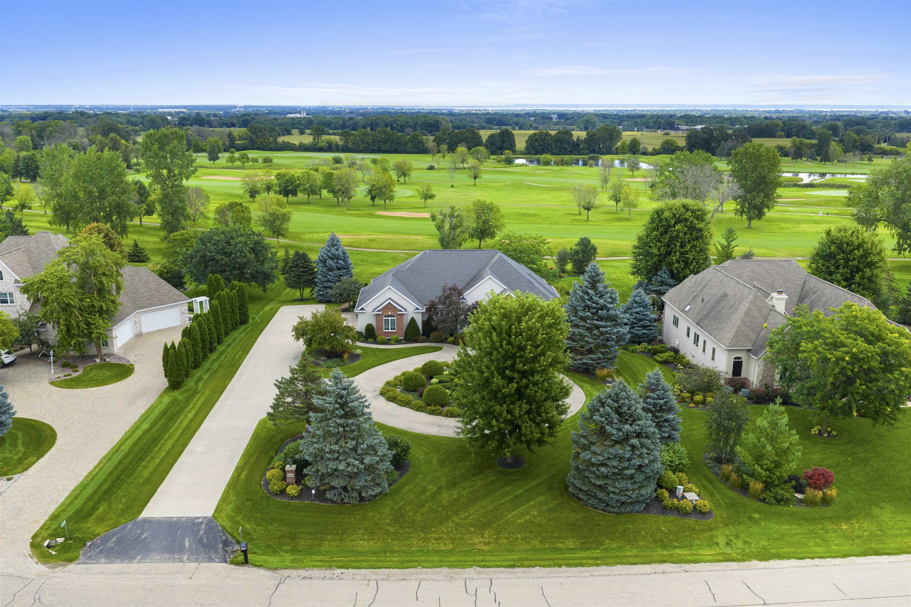 NEENAH, Wisconsin, 54956, United States, 3 Bedrooms Bedrooms, ,3 BathroomsBathrooms,Residential,For Sale,1927222