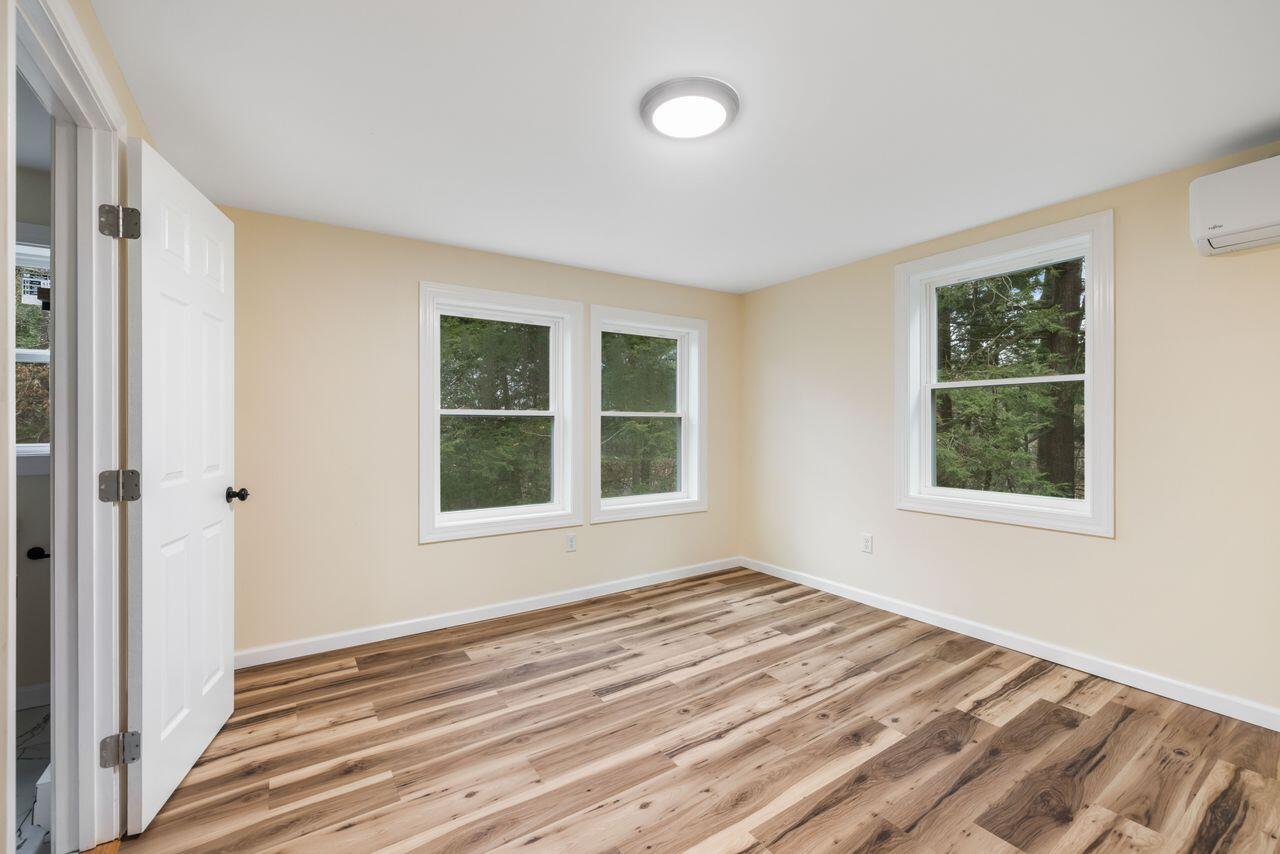 Casco, Maine, 04015, United States, 3 Bedrooms Bedrooms, ,5 BathroomsBathrooms,Residential,For Sale,2001972