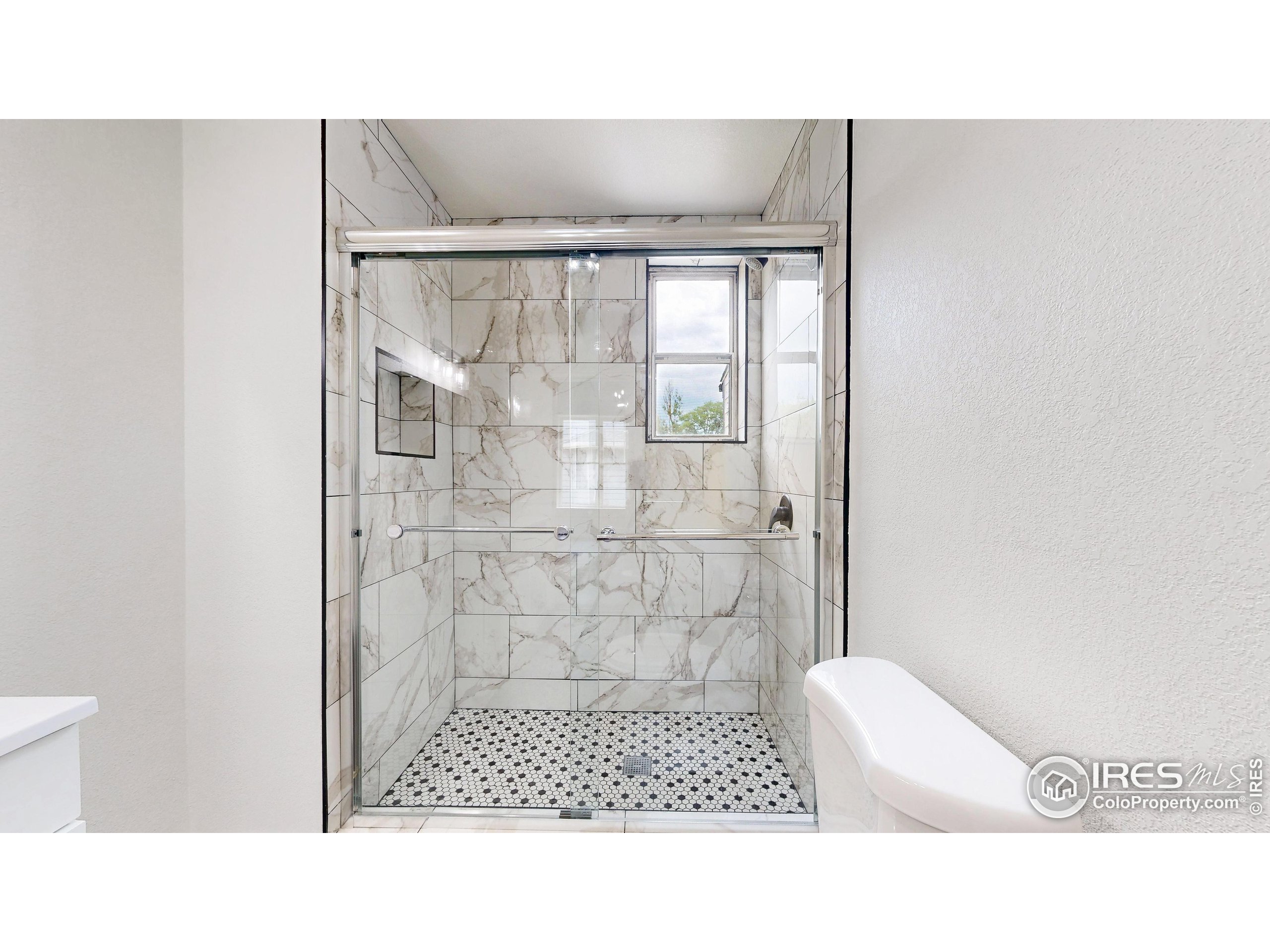 Milliken, Colorado, 80543, United States, 5 Bedrooms Bedrooms, ,1 BathroomBathrooms,Residential,For Sale,1896024