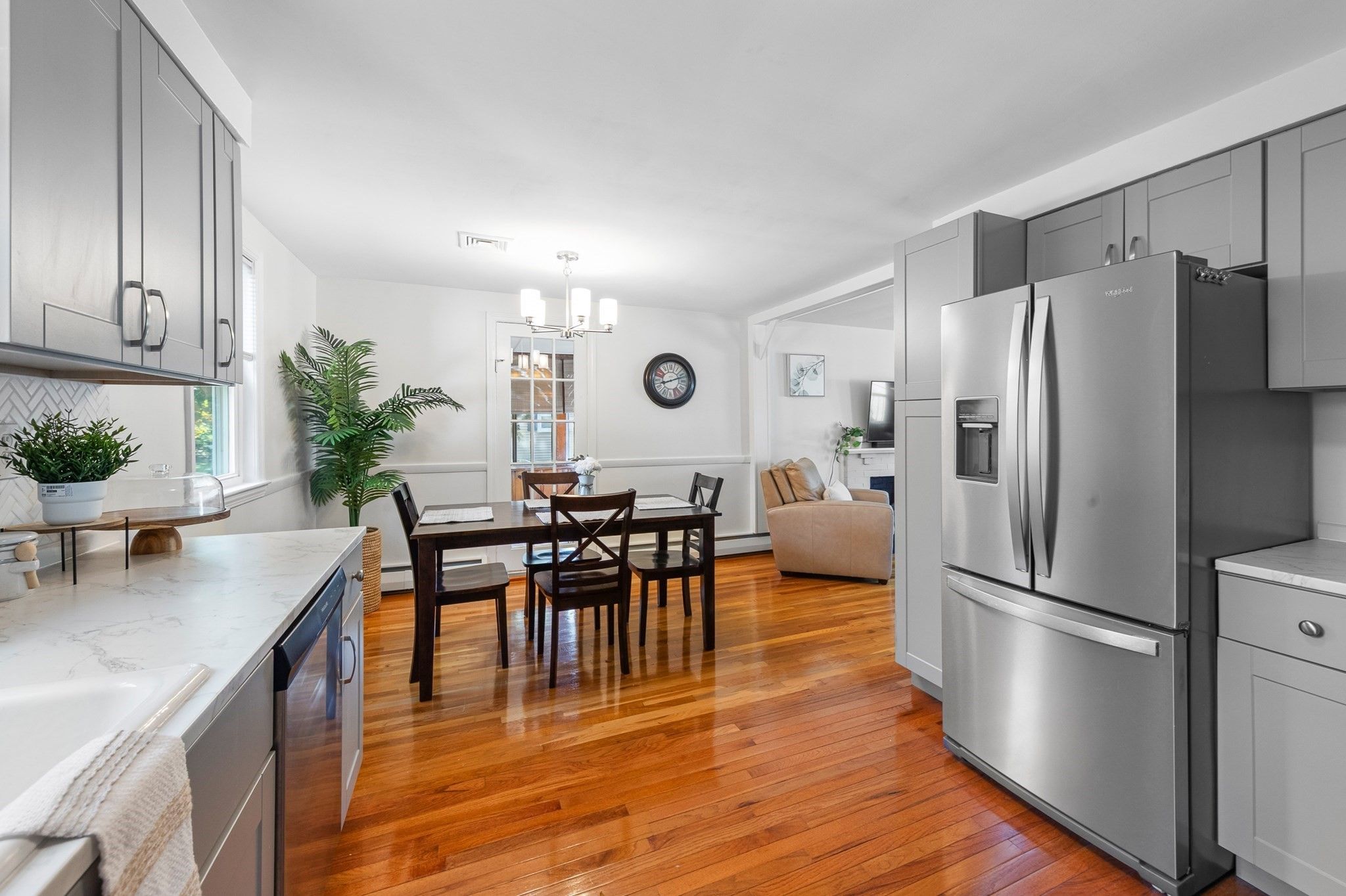  15 Carson, Woburn, MA, 01801 - 物件實景