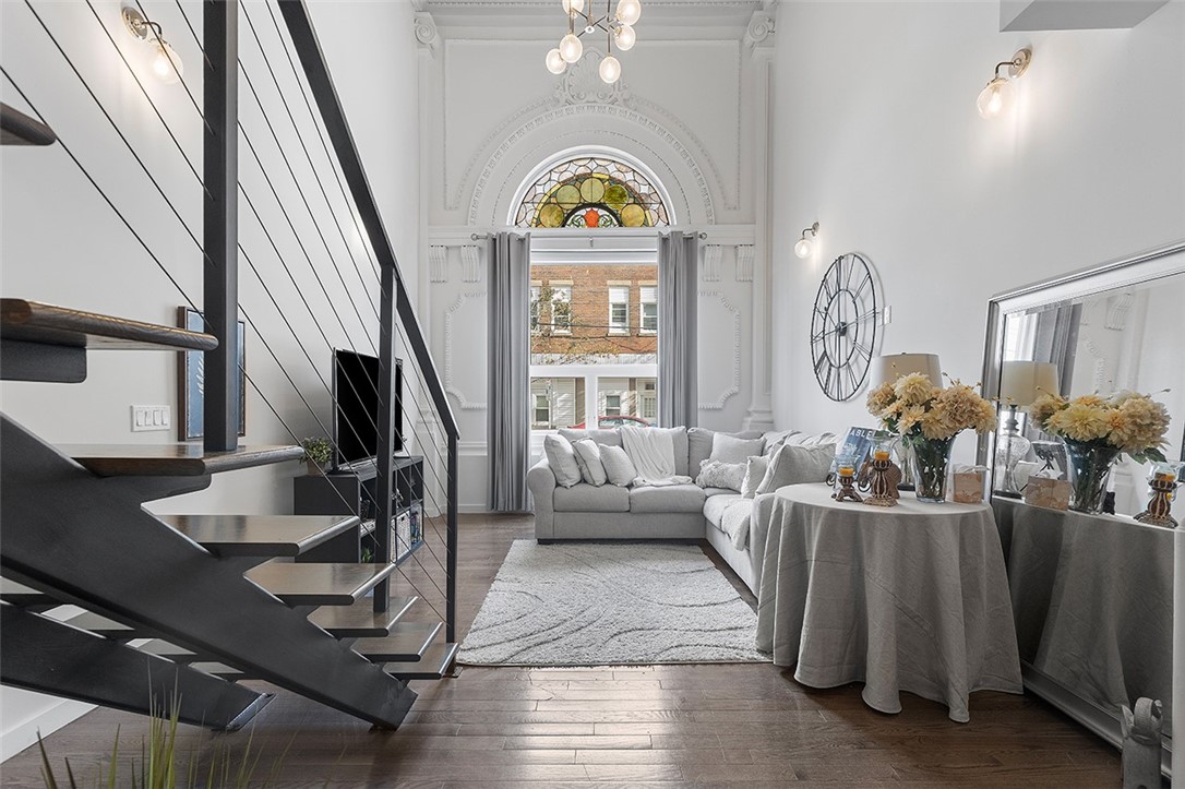 South Side, Pennsylvania, 15203, United States, 2 Bedrooms Bedrooms, ,3 BathroomsBathrooms,Residential,For Sale,1991307