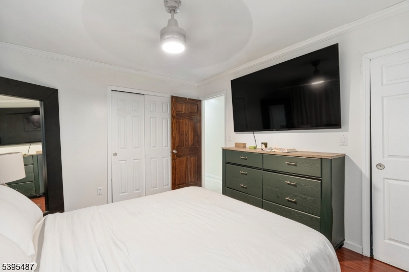 Wayne Twp., New Jersey, 07470, United States, 5 Bedrooms Bedrooms, ,2 BathroomsBathrooms,Residential,For Sale,1988198