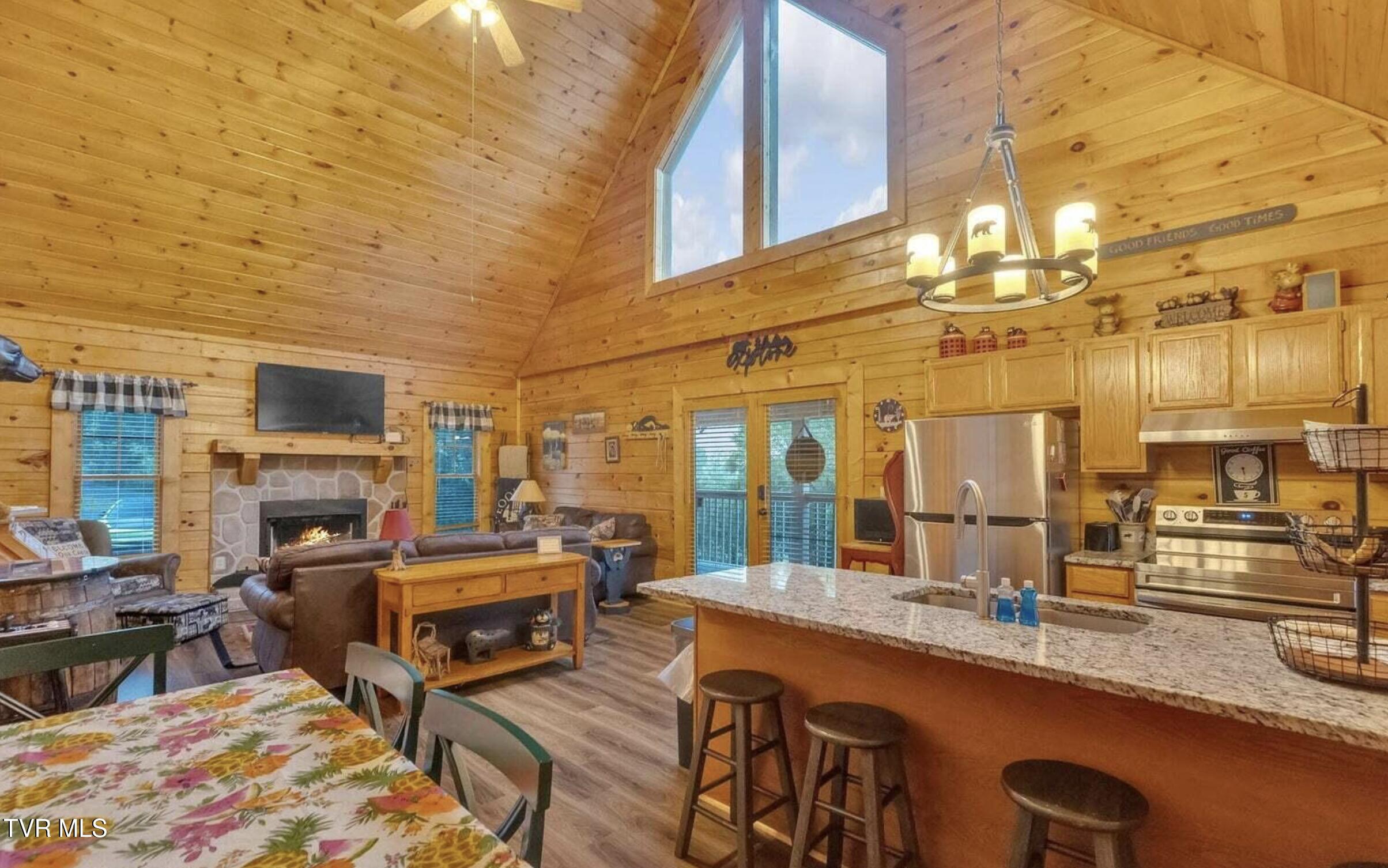 Sevierville, Tennessee, 37862, United States, 2 Bedrooms Bedrooms, ,2 BathroomsBathrooms,Residential,For Sale,2006449