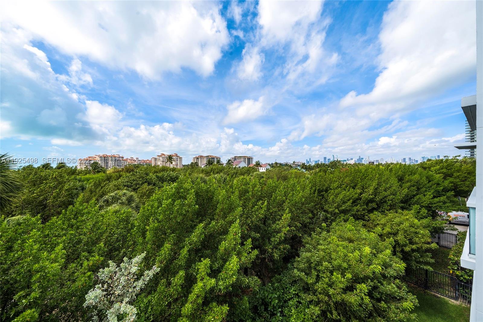 Miami Beach, Florida, 33139, United States, 3 Bedrooms Bedrooms, ,4 BathroomsBathrooms,Residential,For Sale,2003256