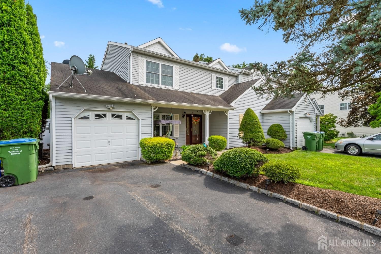 Edison, New Jersey, 08820, United States, 4 Bedrooms Bedrooms, ,2 BathroomsBathrooms,Residential,For Sale,1921725