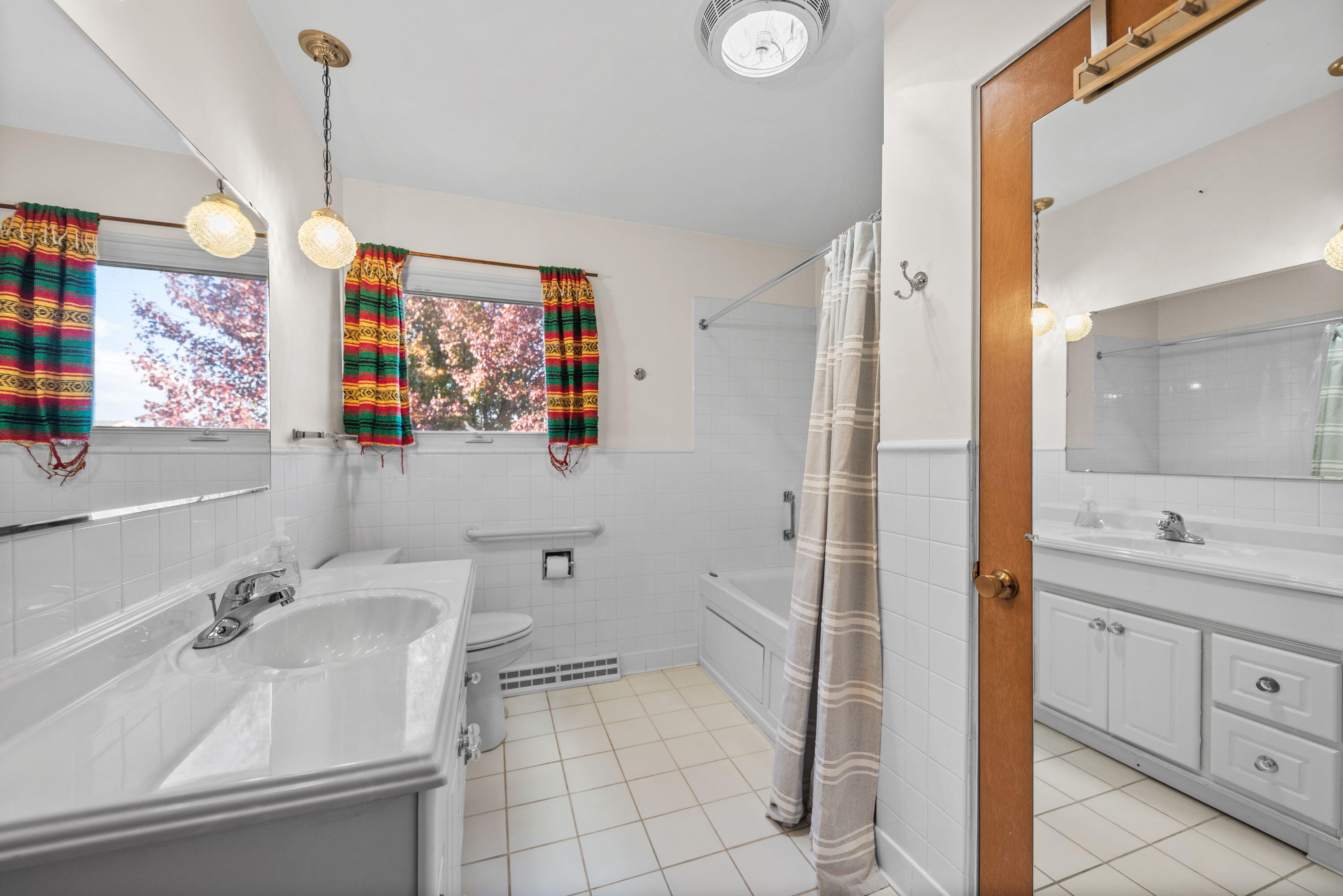 New Buffalo, Michigan, 49117, United States, 3 Bedrooms Bedrooms, ,4 BathroomsBathrooms,Residential,For Sale,1989318