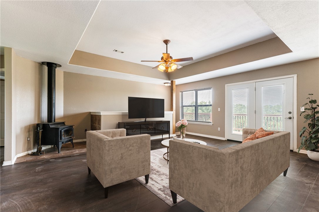 Huntsville, Arkansas, 72740, United States, 3 Bedrooms Bedrooms, ,4 BathroomsBathrooms,Residential,For Sale,1907713