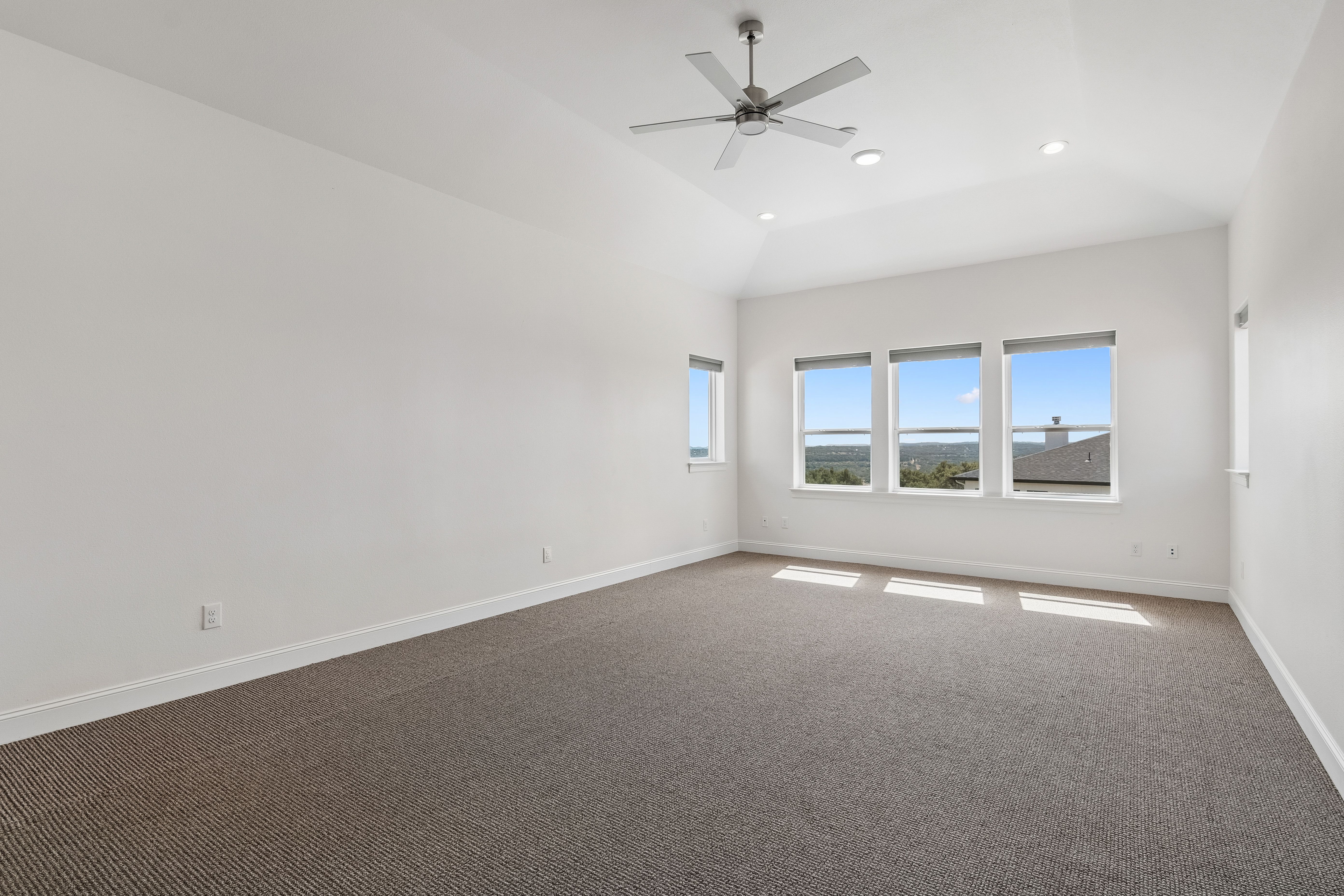  Elevated Living in Lakeview Ridge Estate - 物件實景