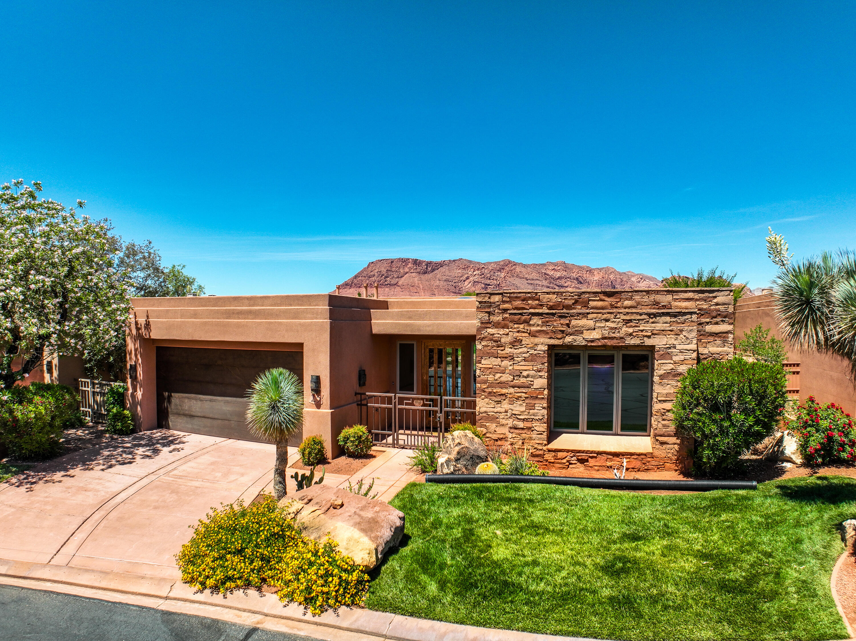 Entrada Trl, Saint George, UT 84770