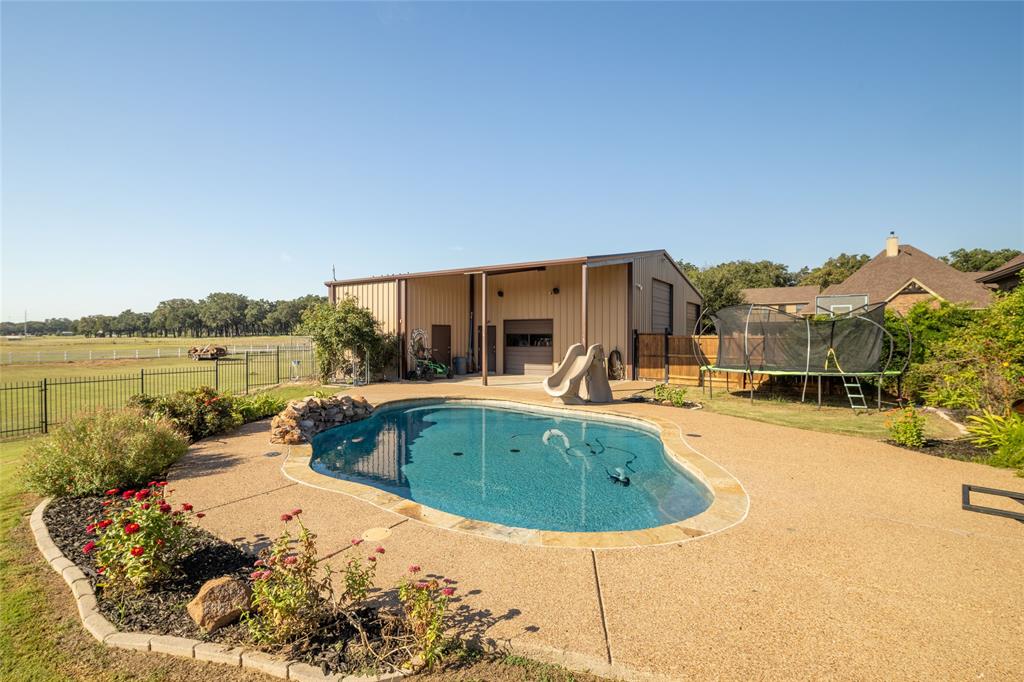 Weatherford, Texas, 76088, United States, 3 Bedrooms Bedrooms, ,2 BathroomsBathrooms,Residential,For Sale,1976944