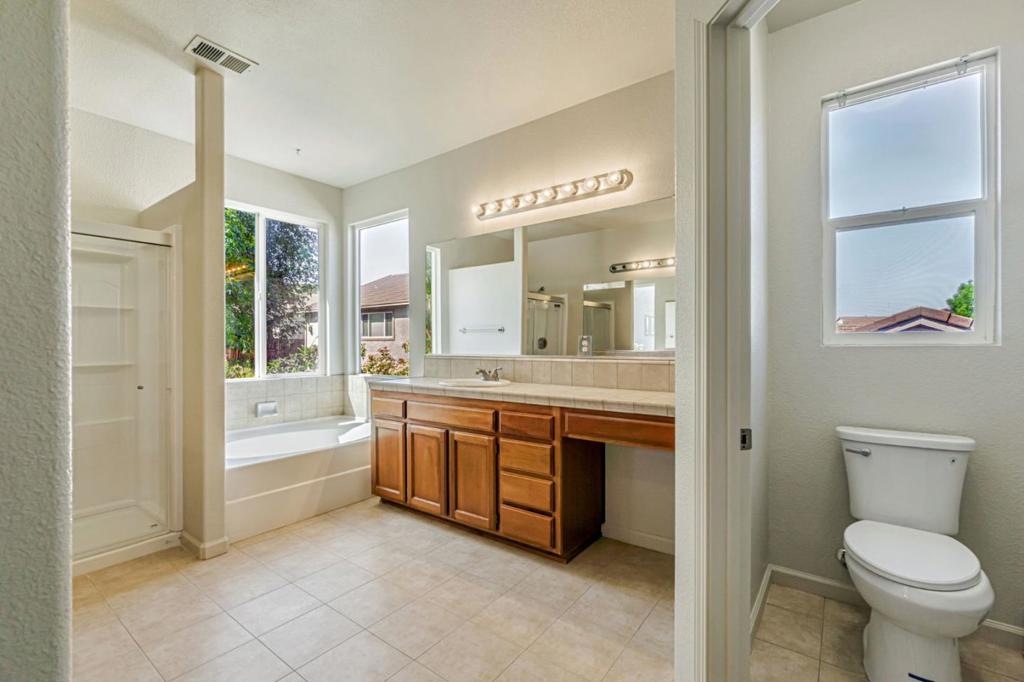 Pittsburg, California, 94565, United States, 6 Bedrooms Bedrooms, ,5 BathroomsBathrooms,Residential,For Sale,1791756