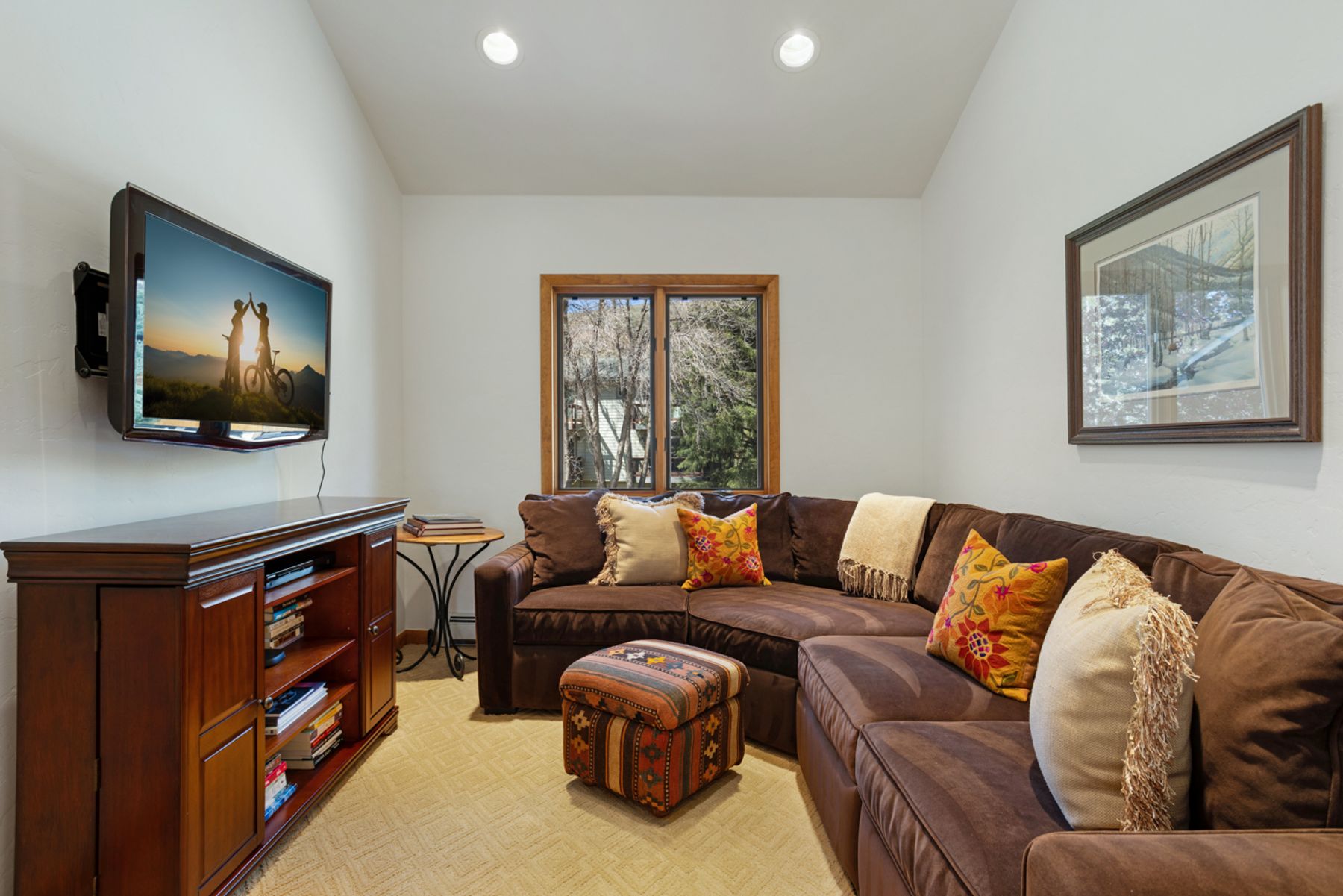  Eagle-Vail Residence Delivers a Flexible Functional layout with Strong Character - 物件實景