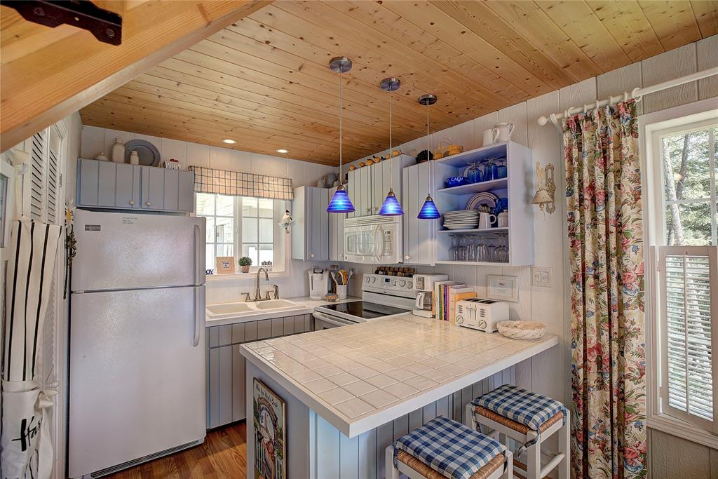 Polson, Montana, 59860, United States, 2 Bedrooms Bedrooms, ,1 BathroomBathrooms,Residential,For Sale,1870410