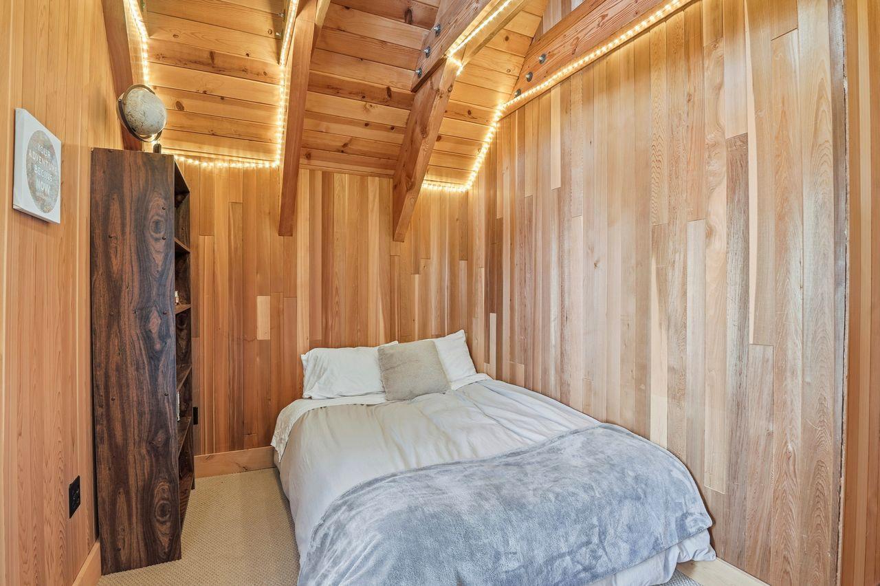 Soda Springs, California, 95728, United States, 3 Bedrooms Bedrooms, ,2 BathroomsBathrooms,Residential,For Sale,1998980