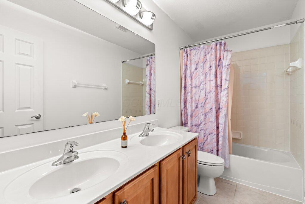 Lewis Center, Ohio, 43035, United States, 5 Bedrooms Bedrooms, ,3 BathroomsBathrooms,Residential,For Sale,2010957