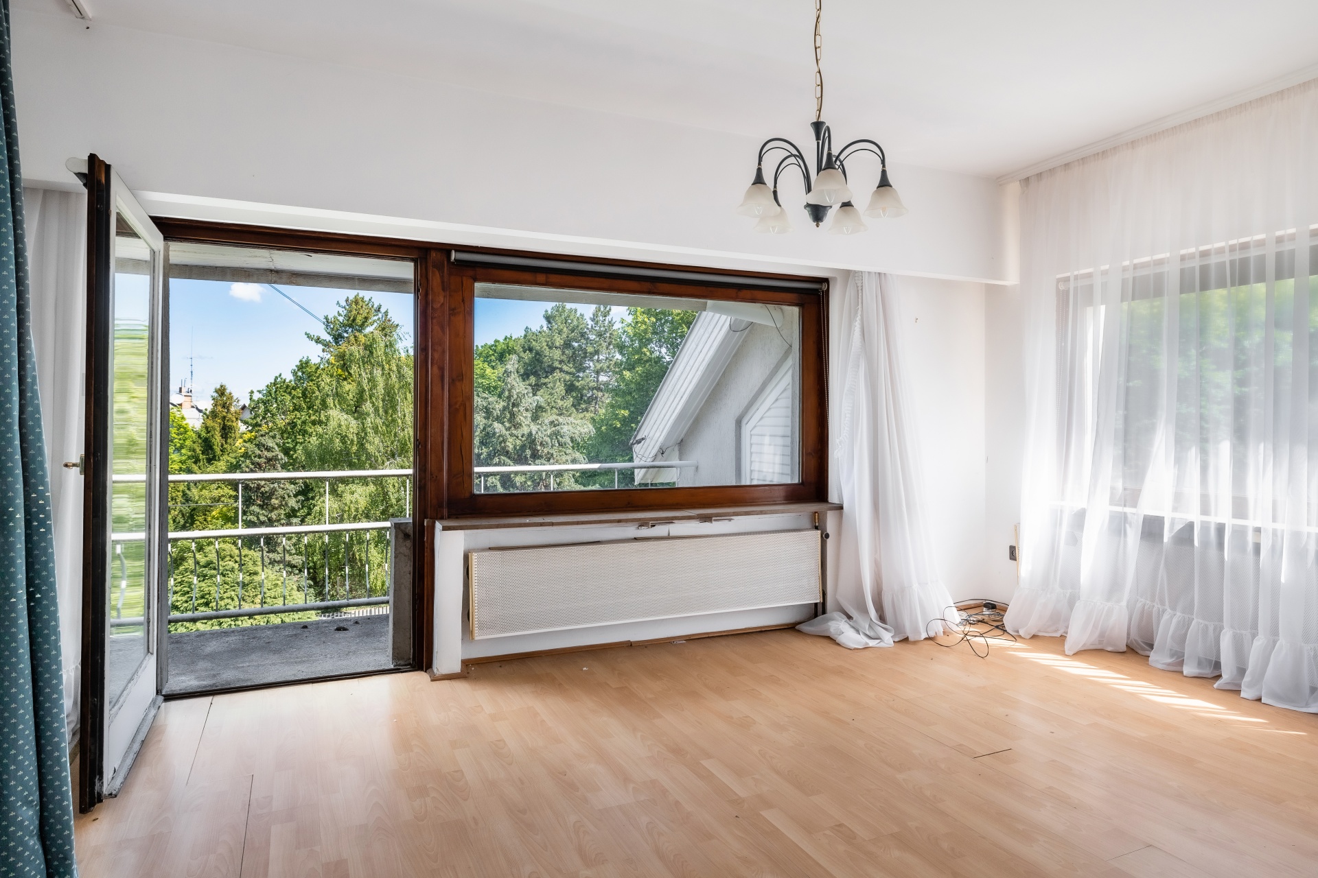  Prestigious Semi-Detached Villa with Pool in Budapest’s Exclusive Buda Hills - 物件實景