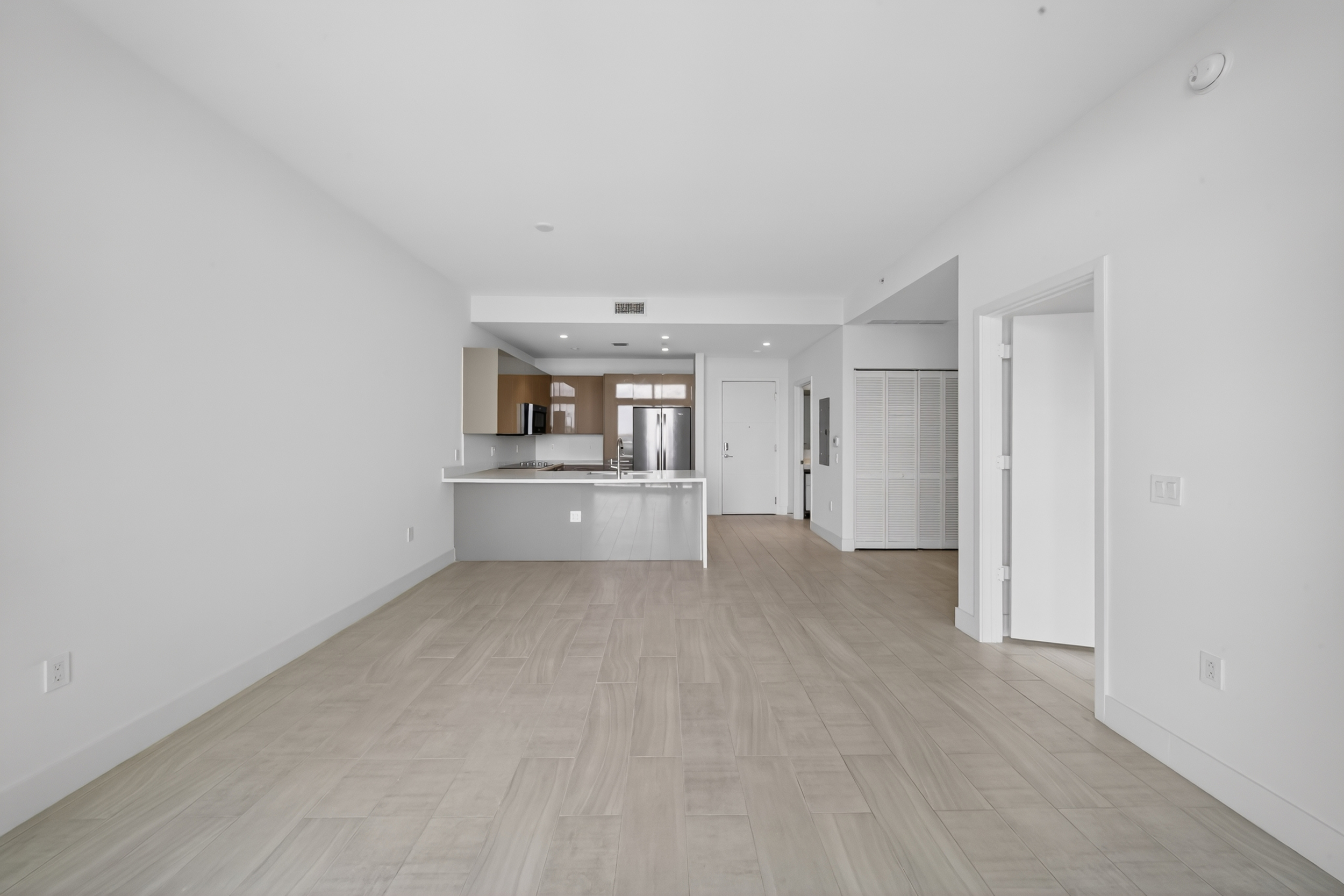  2000 Metropica Way, Sunrise, FL, 33323 - 物件實景