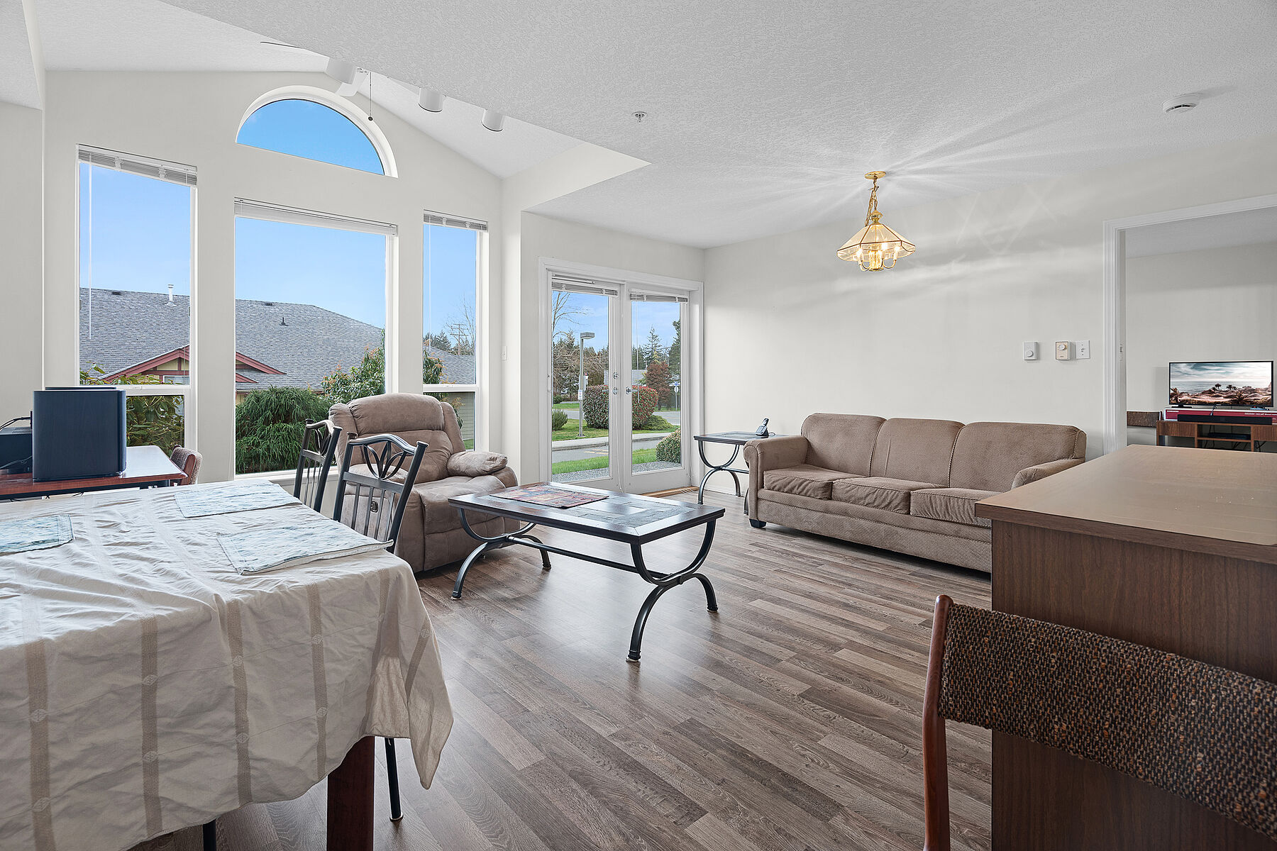  Welcome to Emerald Estates - 物件實景