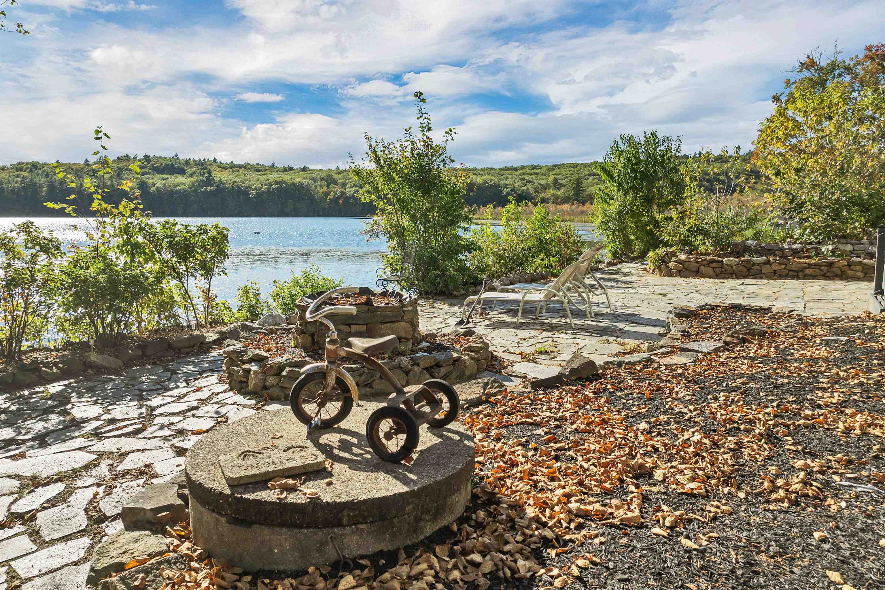 Dunbarton, New Hampshire, 03046, United States, 3 Bedrooms Bedrooms, ,2 BathroomsBathrooms,Residential,For Sale,1989464