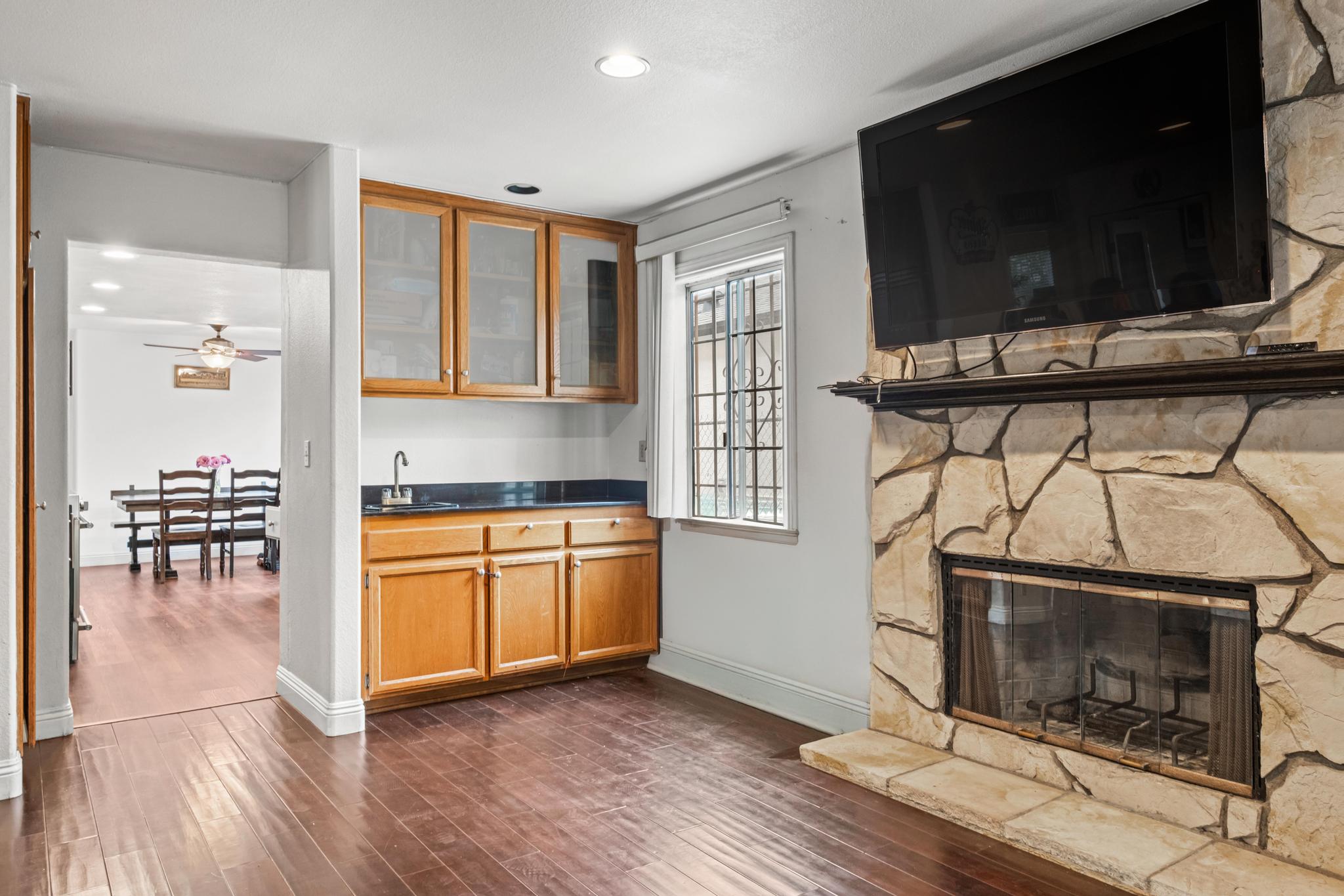 HAWTHORNE, California, 90250, United States, 4 Bedrooms Bedrooms, ,3 BathroomsBathrooms,Residential,For Sale,1798305