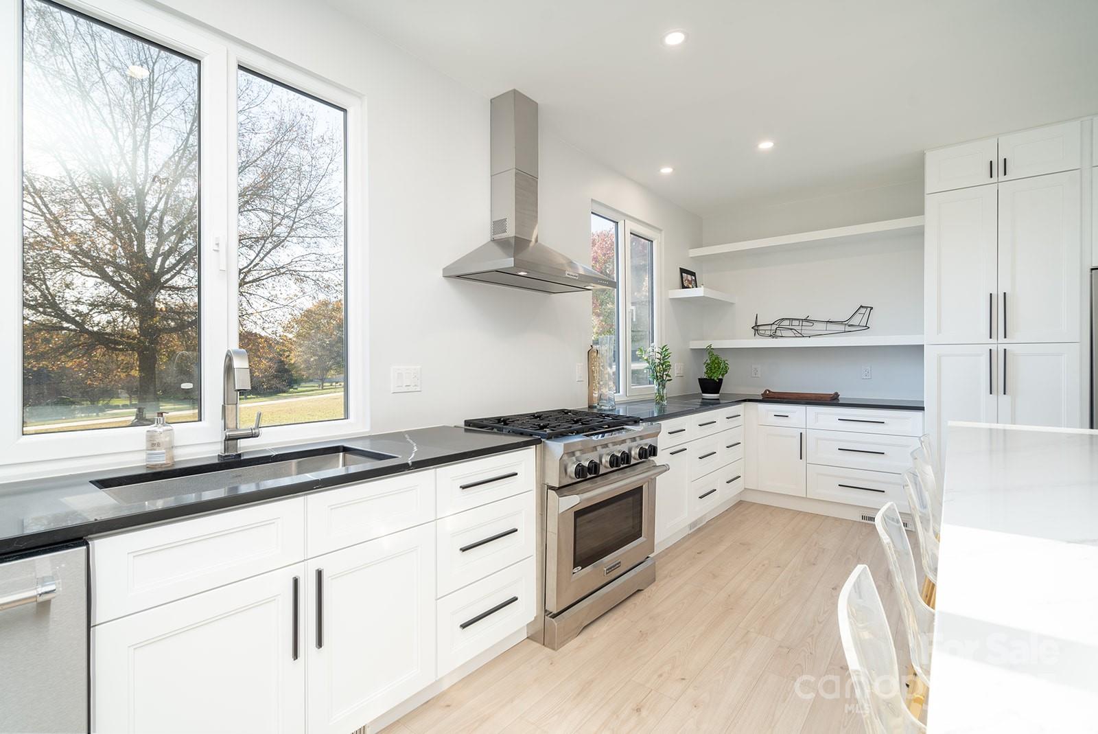 Waxhaw, North Carolina, 28173, United States, 5 Bedrooms Bedrooms, ,4 BathroomsBathrooms,Residential,For Sale,1990877