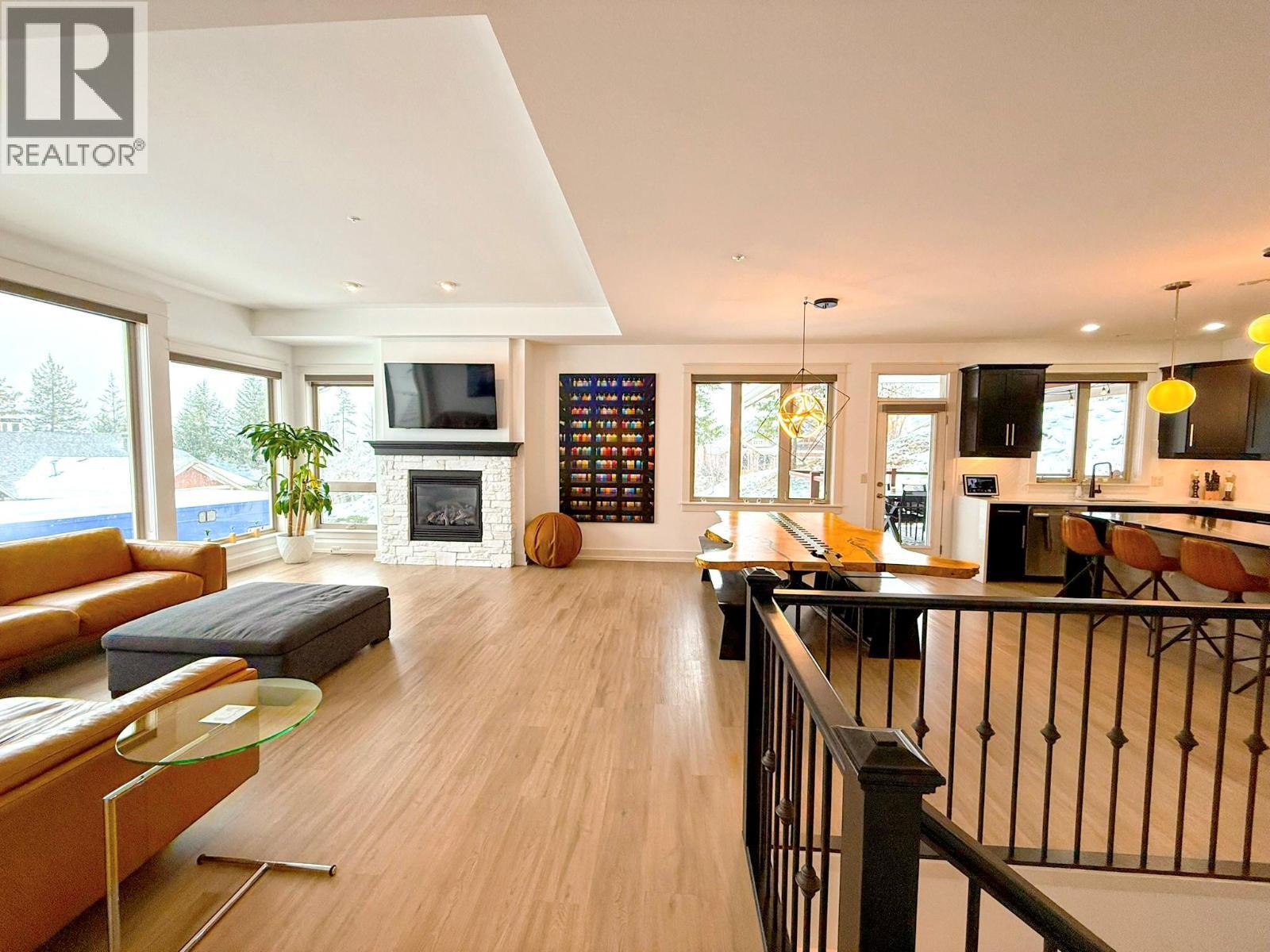 VERNON, British Columbia, V1H 1Y5, CA, 4 Bedrooms Bedrooms, ,2 BathroomsBathrooms,Residential,For Sale,1948063