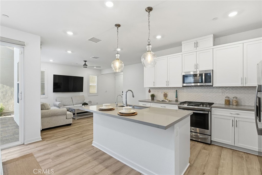 Corona, California, 92883, United States, 3 Bedrooms Bedrooms, ,3 BathroomsBathrooms,Residential,For Sale,1996400