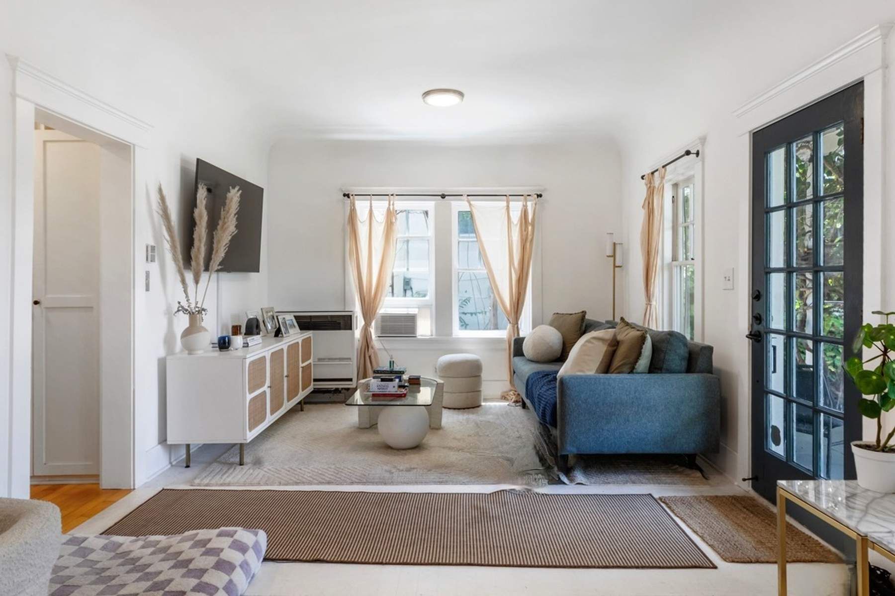  1120 W Edgeware Rd - 物件實景