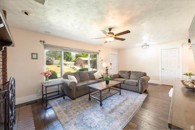 Sandy, Utah, 84092, United States, 4 Bedrooms Bedrooms, ,3 BathroomsBathrooms,Residential,For Sale,2048474