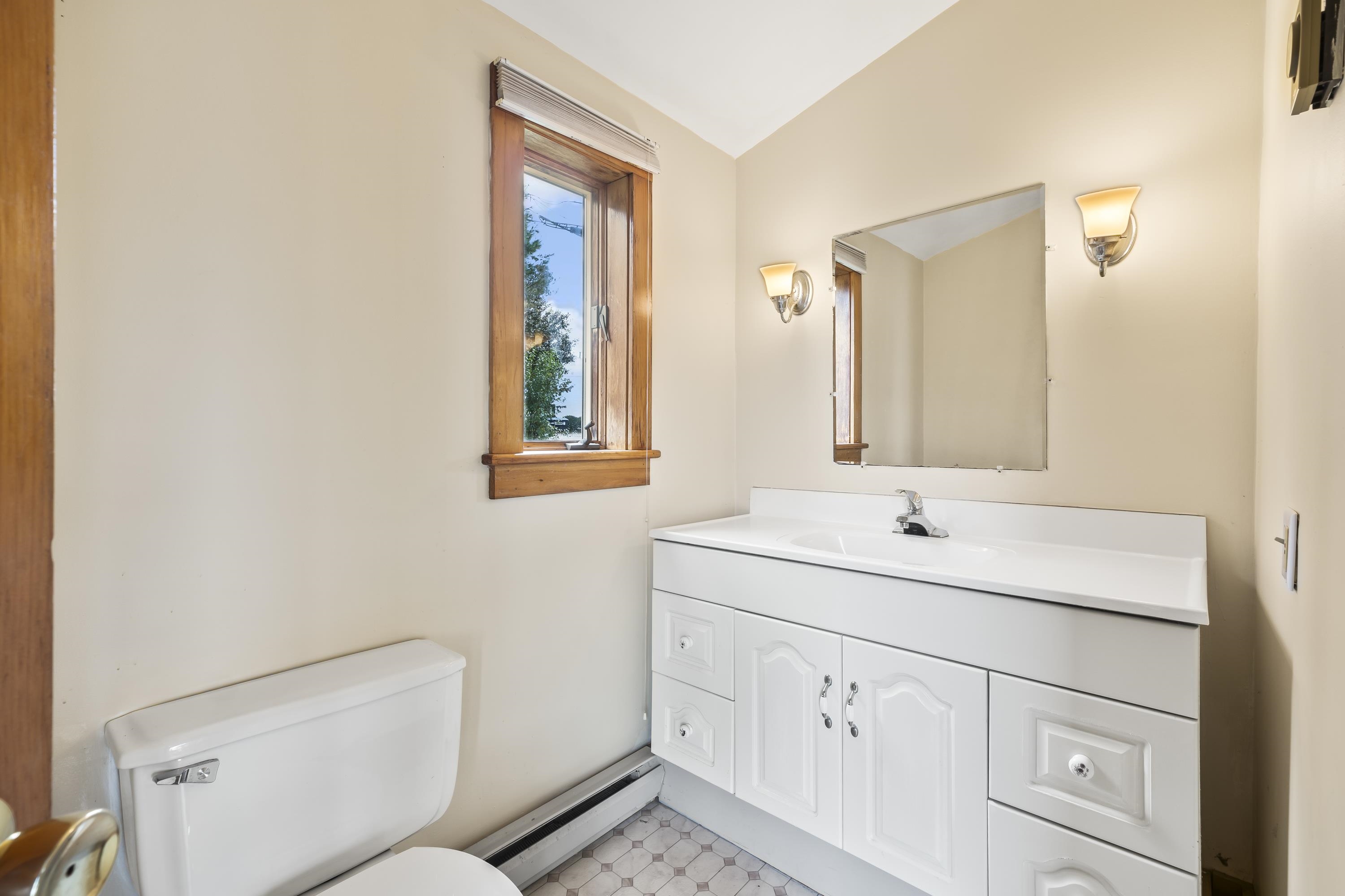 20 Badgers Island West, Kittery, Maine, 03904, United States, 2 Bedrooms Bedrooms, ,2 BathroomsBathrooms,Residential,For Sale,20 Badgers Island West,1389302