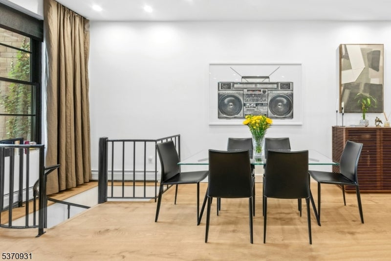 Jersey City, New Jersey, 07302, United States, 1 Bedroom Bedrooms, ,2 BathroomsBathrooms,Residential,For Sale,1942665