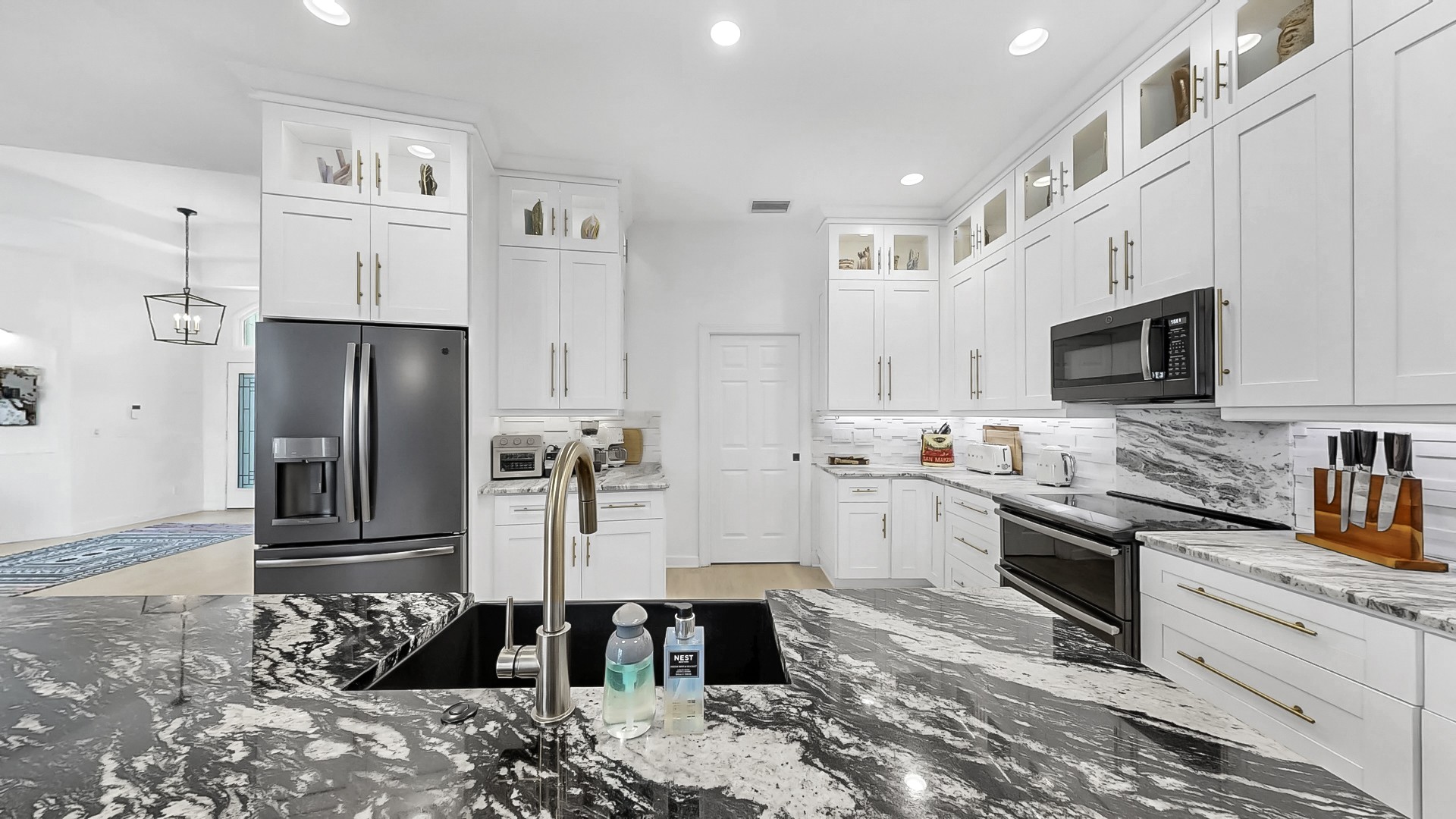 Apollo Beach, Florida, 33572, United States, 4 Bedrooms Bedrooms, ,3 BathroomsBathrooms,Residential,For Sale,1895059