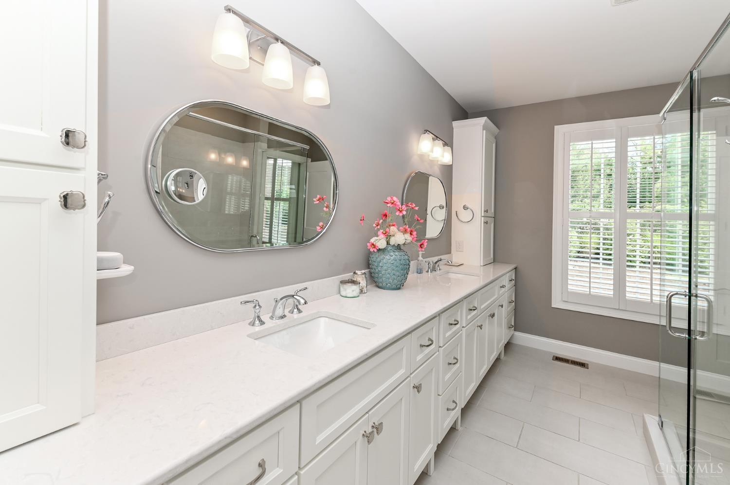 Madeira, Ohio, 45243, United States, 3 Bedrooms Bedrooms, ,4 BathroomsBathrooms,Residential,For Sale,1940356