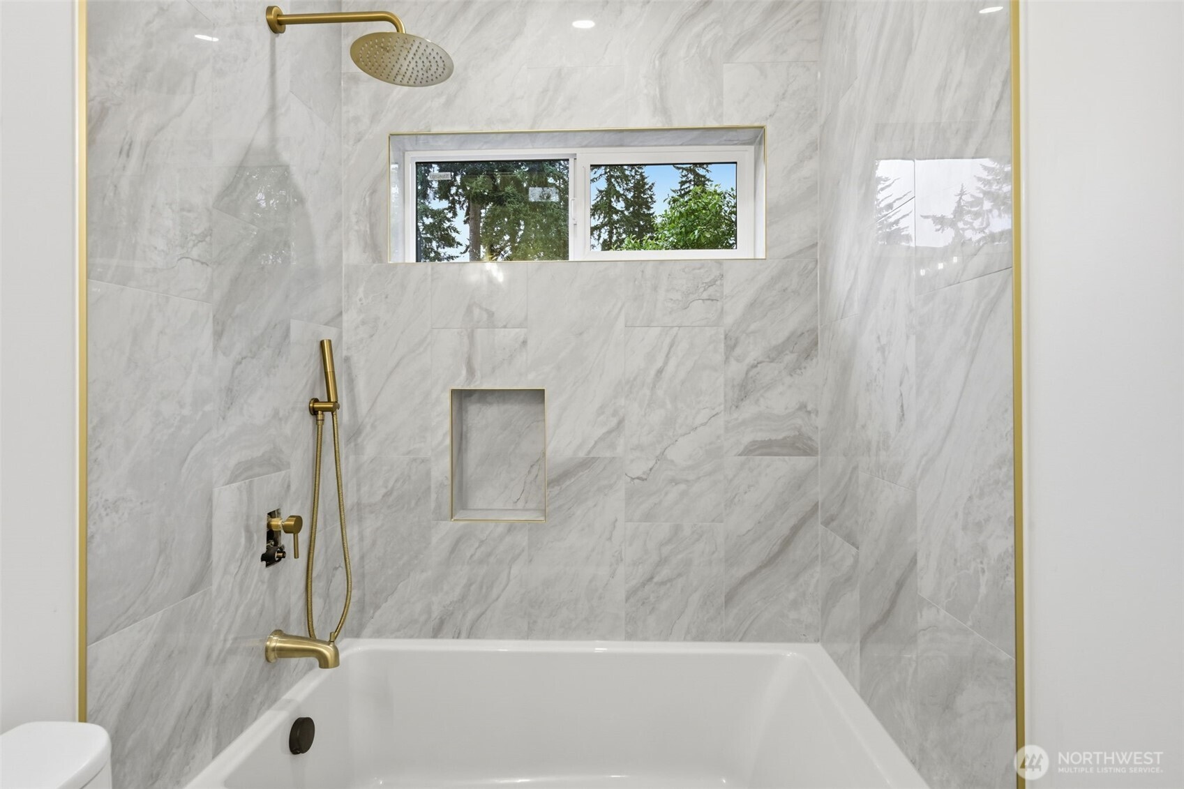 Seattle, Washington, 98133, United States, 3 Bedrooms Bedrooms, ,2 BathroomsBathrooms,Residential,For Sale,1992896