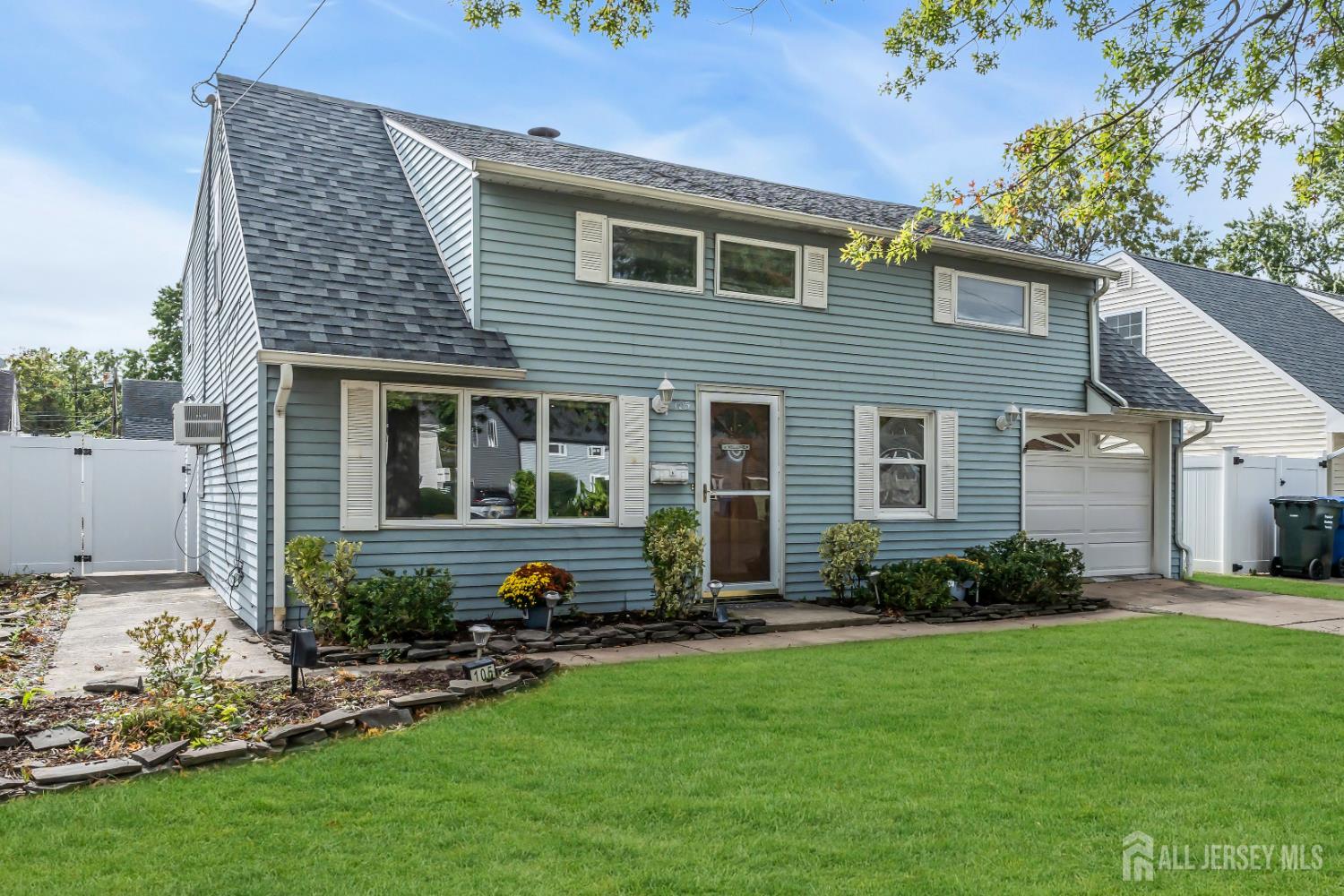 Iselin, New Jersey, 08830, United States, 3 Bedrooms Bedrooms, ,2 BathroomsBathrooms,Residential,For Sale,1966182