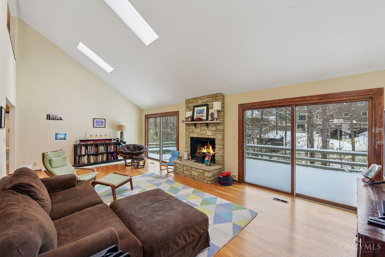 Anderson Twp, Ohio, 45255, United States, 4 Bedrooms Bedrooms, ,3 BathroomsBathrooms,Residential,For Sale,2001955