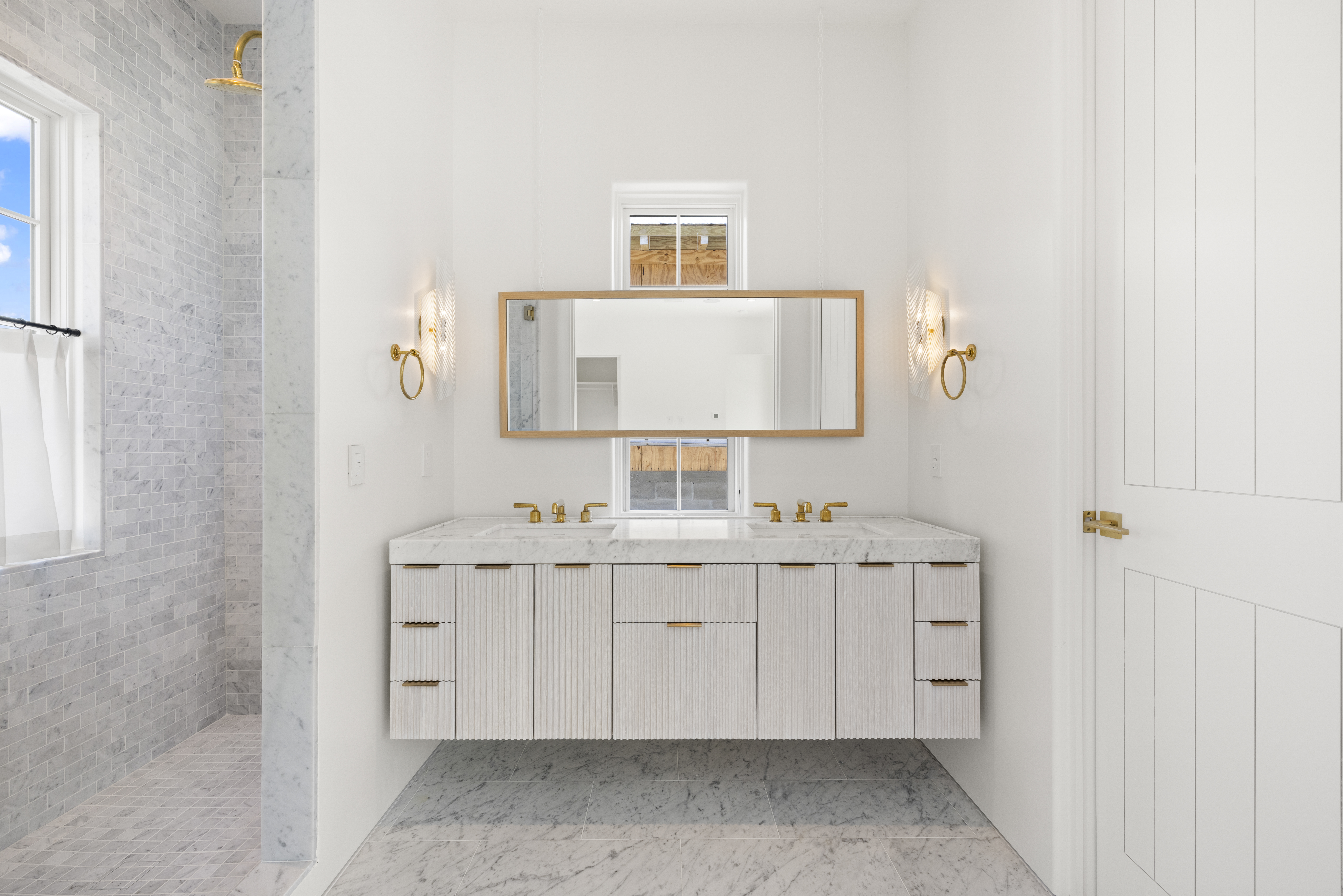  Architectural Gem With Pool And Carriage House - 物件實景