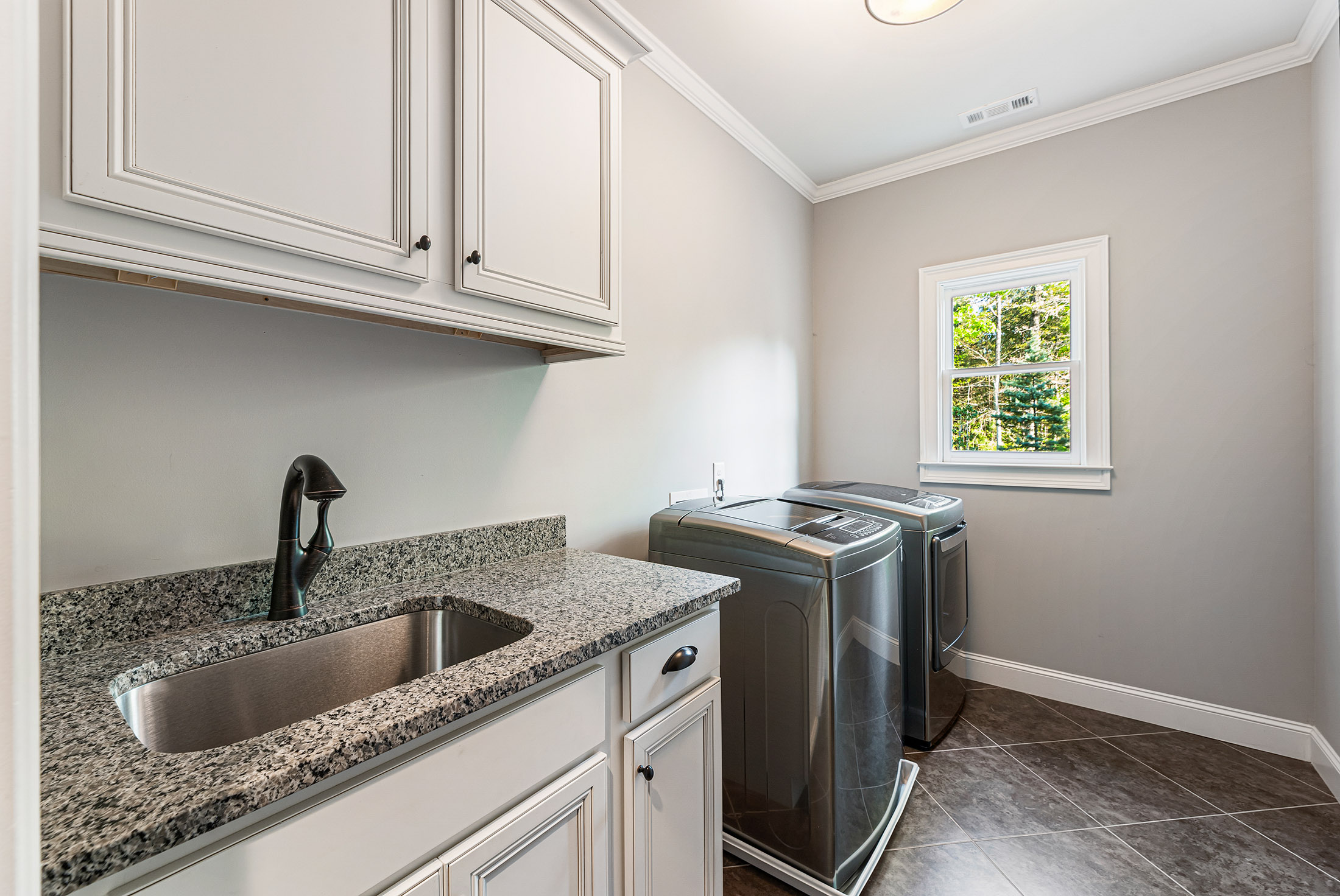  Desirable Monte Hewett First-Time Resale in the Sought-After Lake Haven - 物件實景